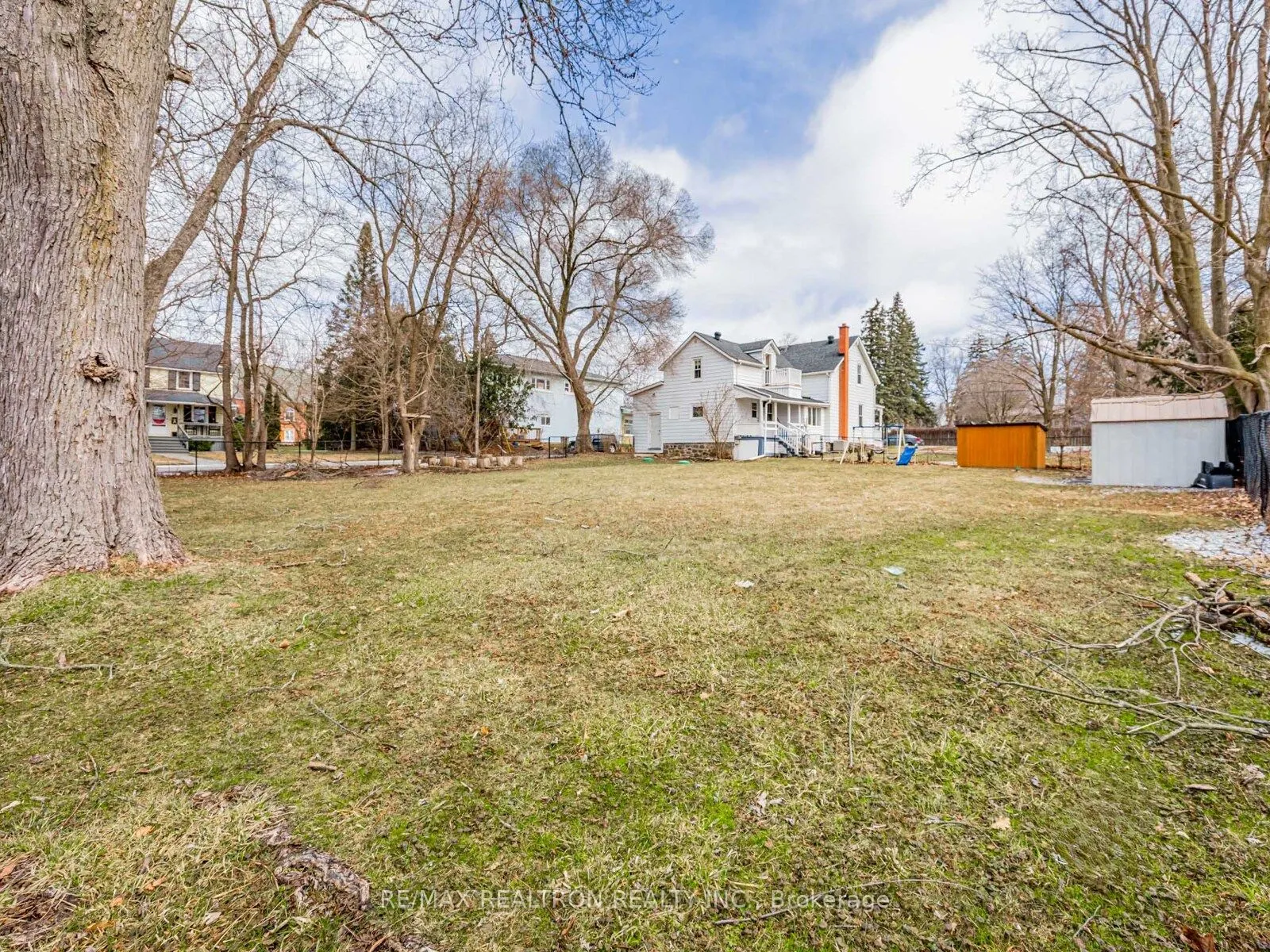 5032 Old Brock Road