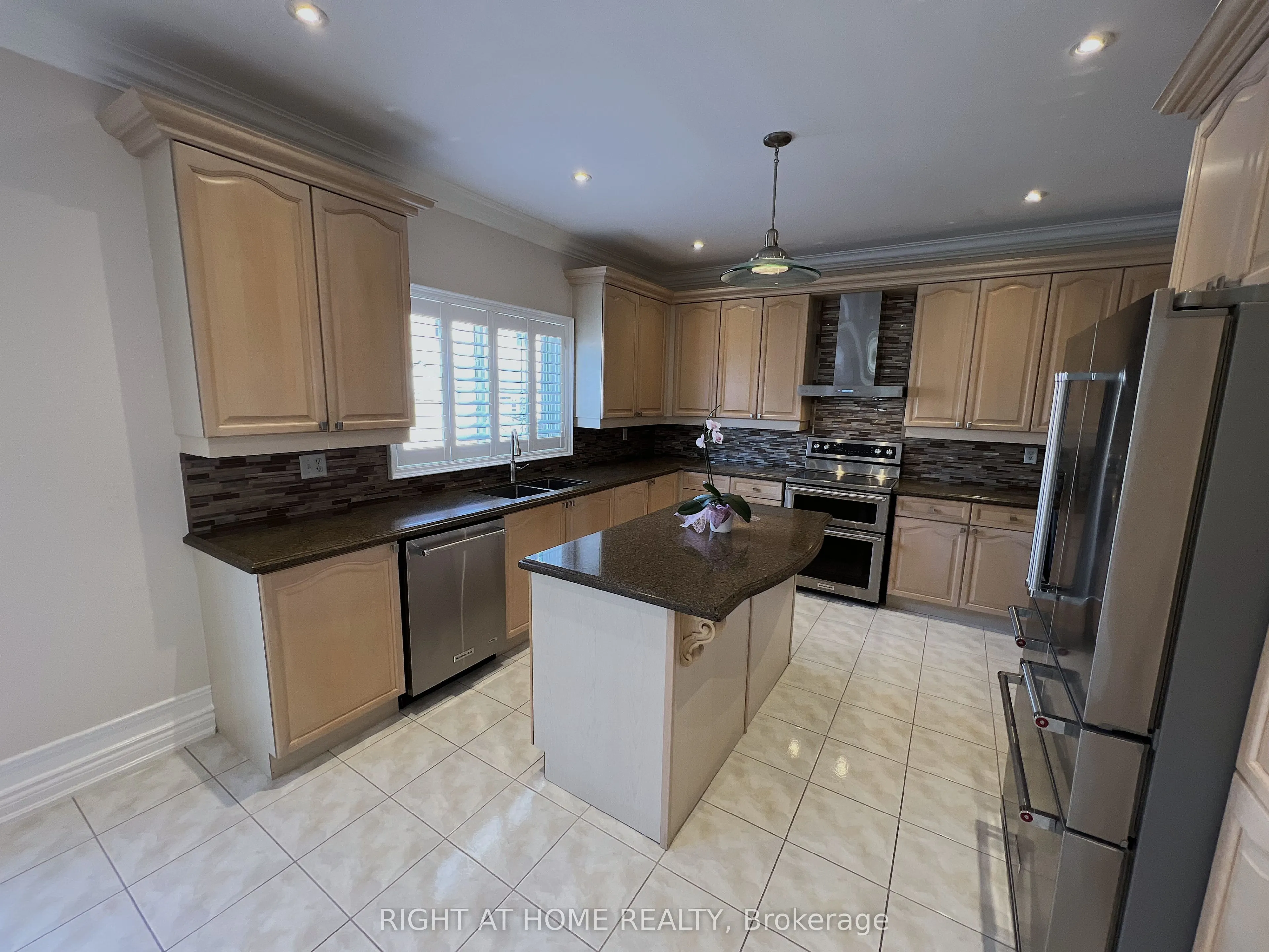 42 WILLIAMSON Drive W