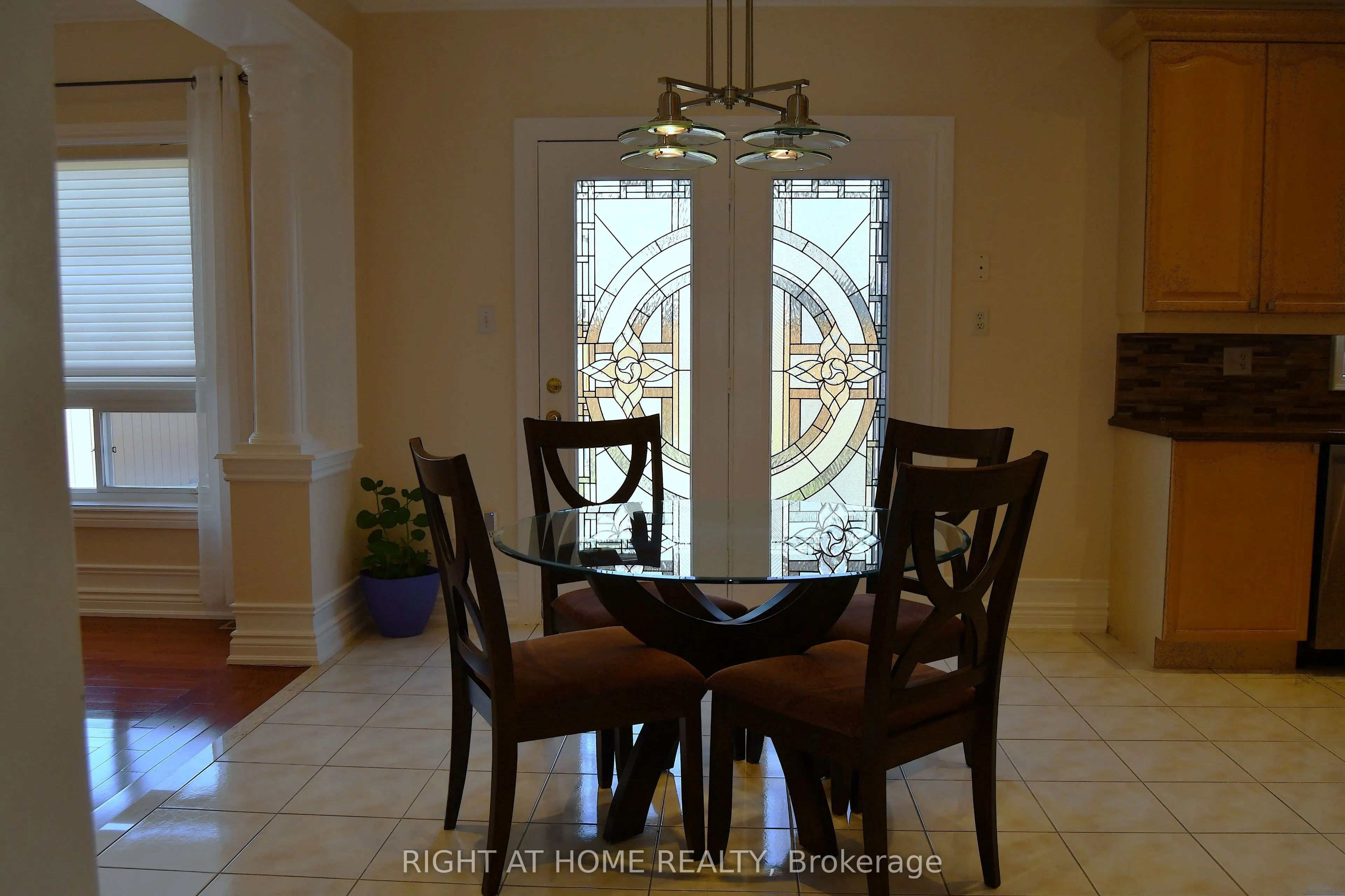 42 WILLIAMSON Drive W