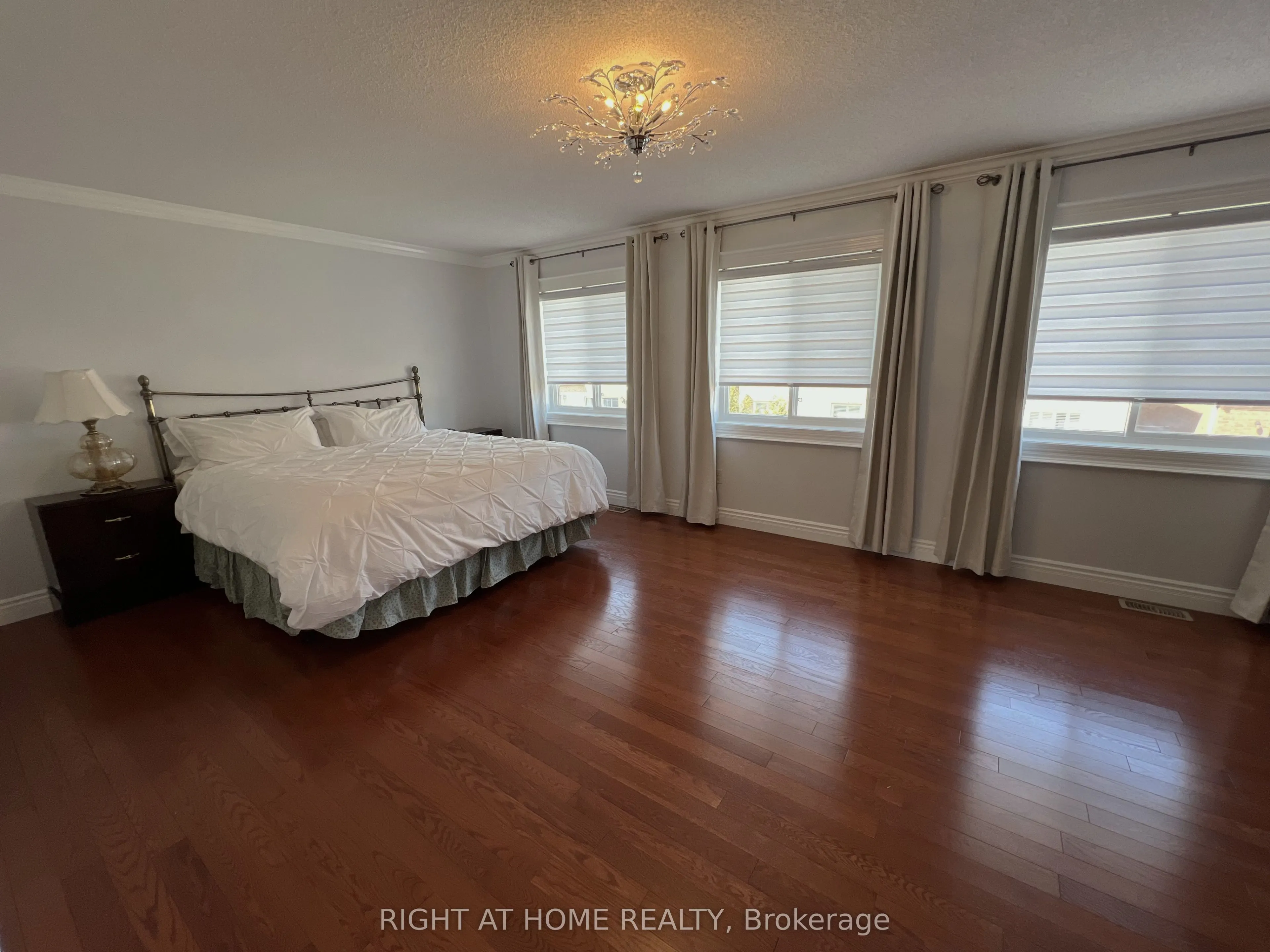 42 WILLIAMSON Drive W