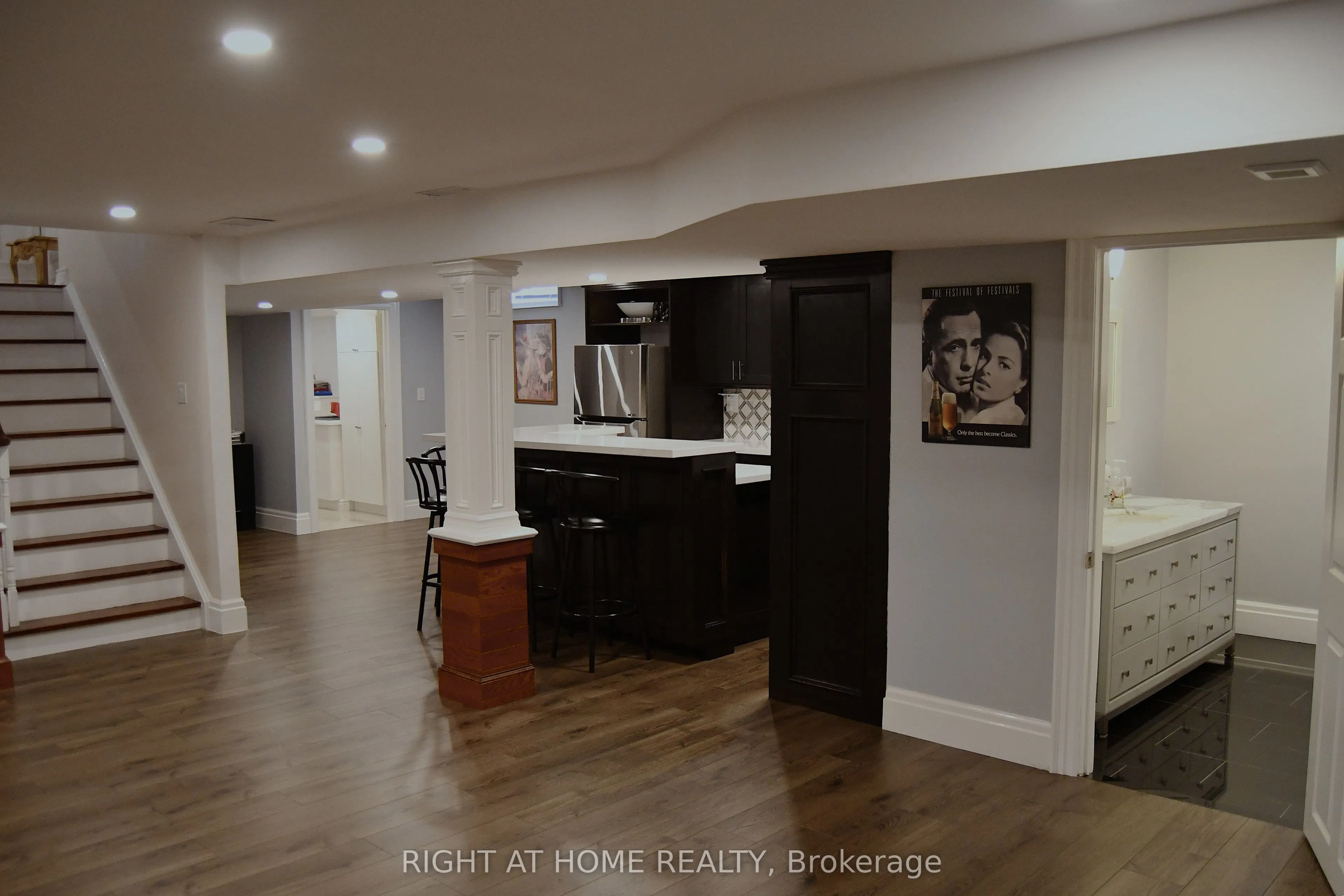42 WILLIAMSON Drive W