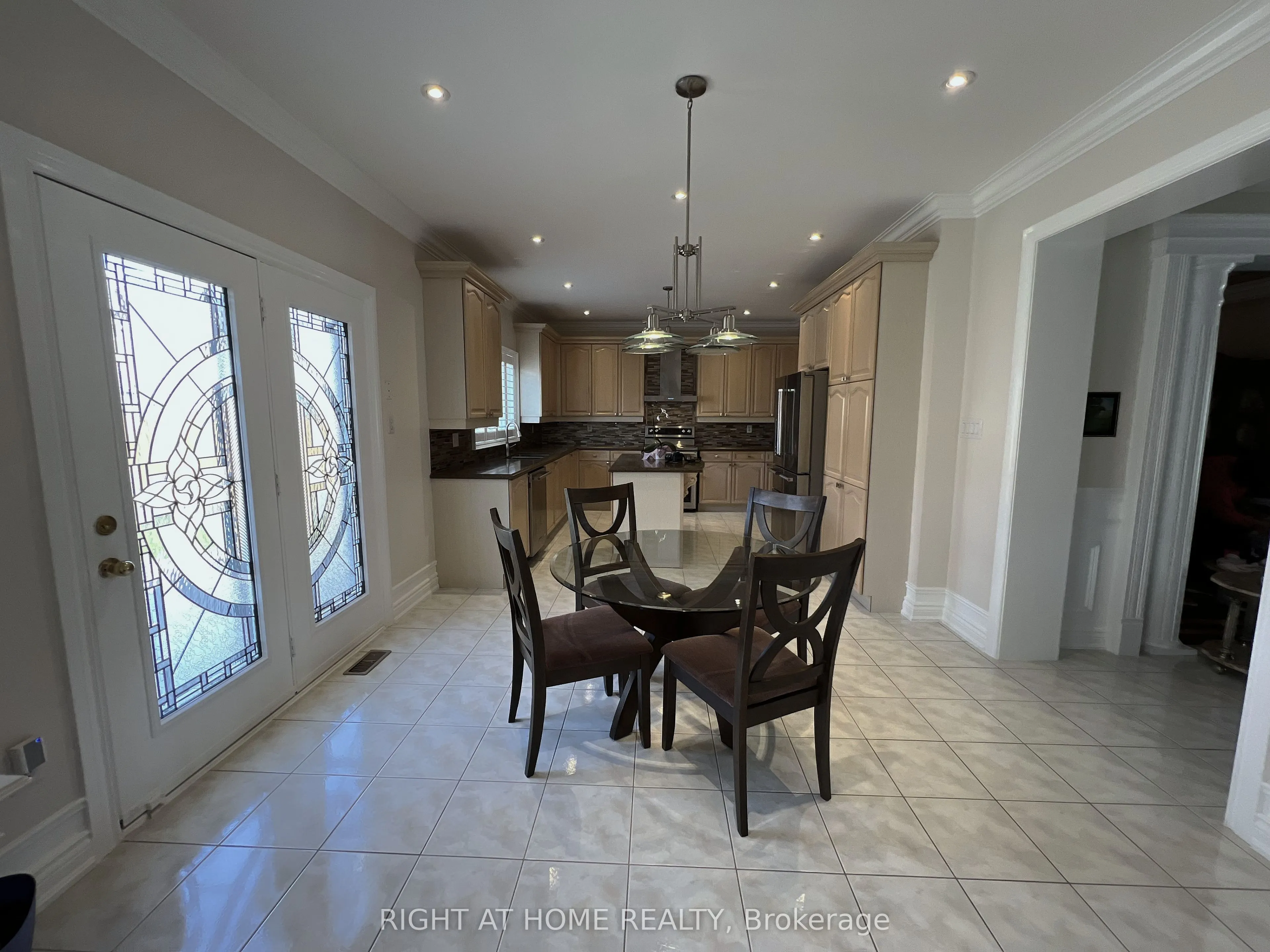 42 WILLIAMSON Drive W