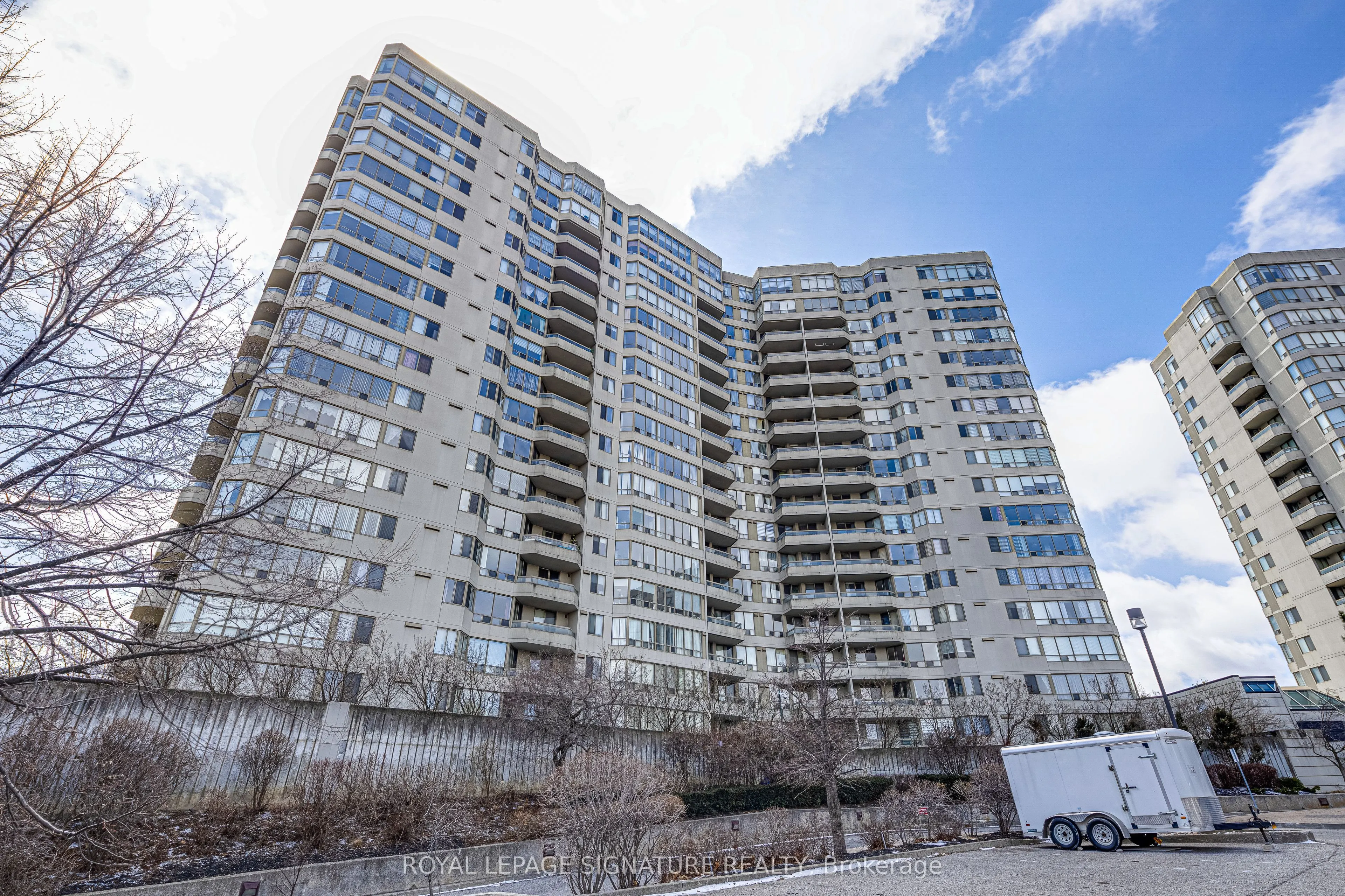 150 Alton Towers Circle, #405