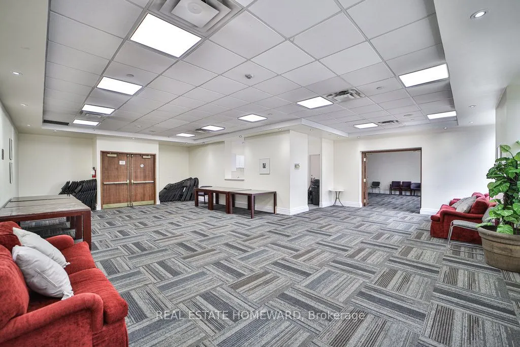 1 Lee Centre Drive, #PH 308