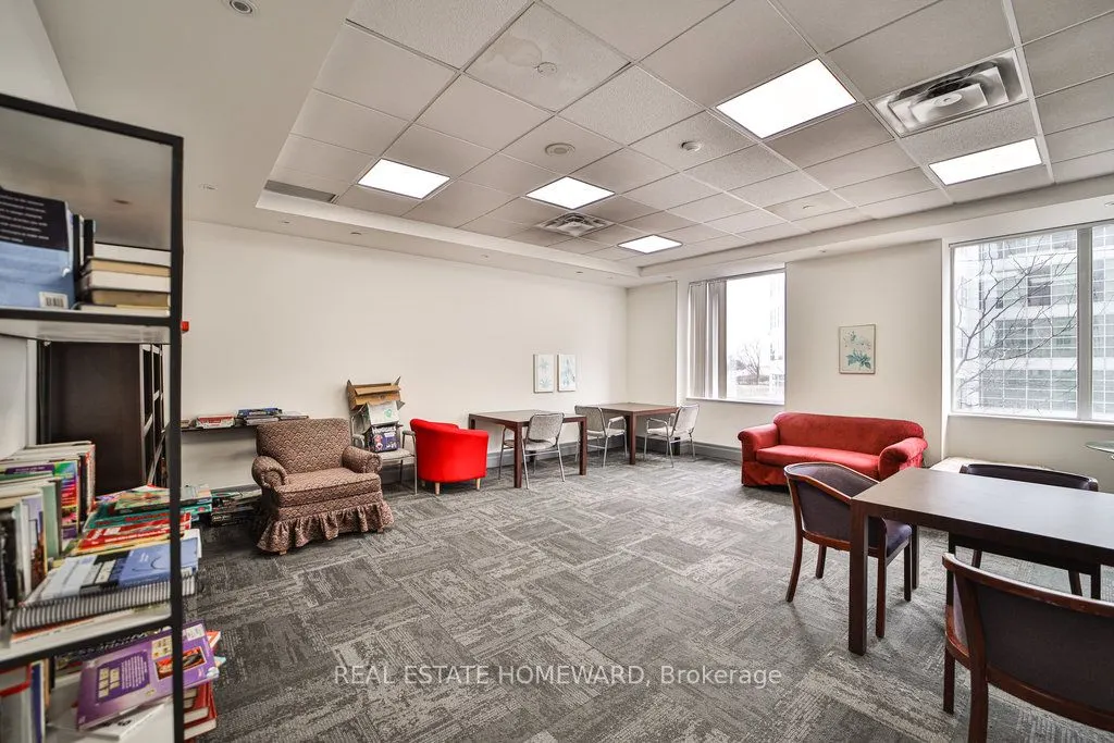1 Lee Centre Drive, #PH 308
