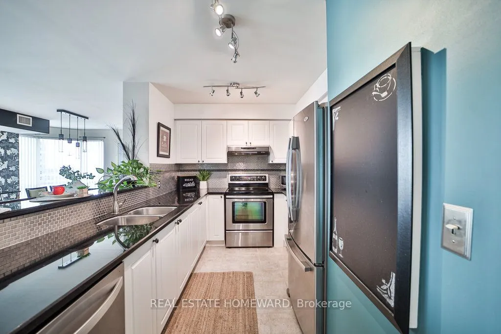 1 Lee Centre Drive, #PH 308