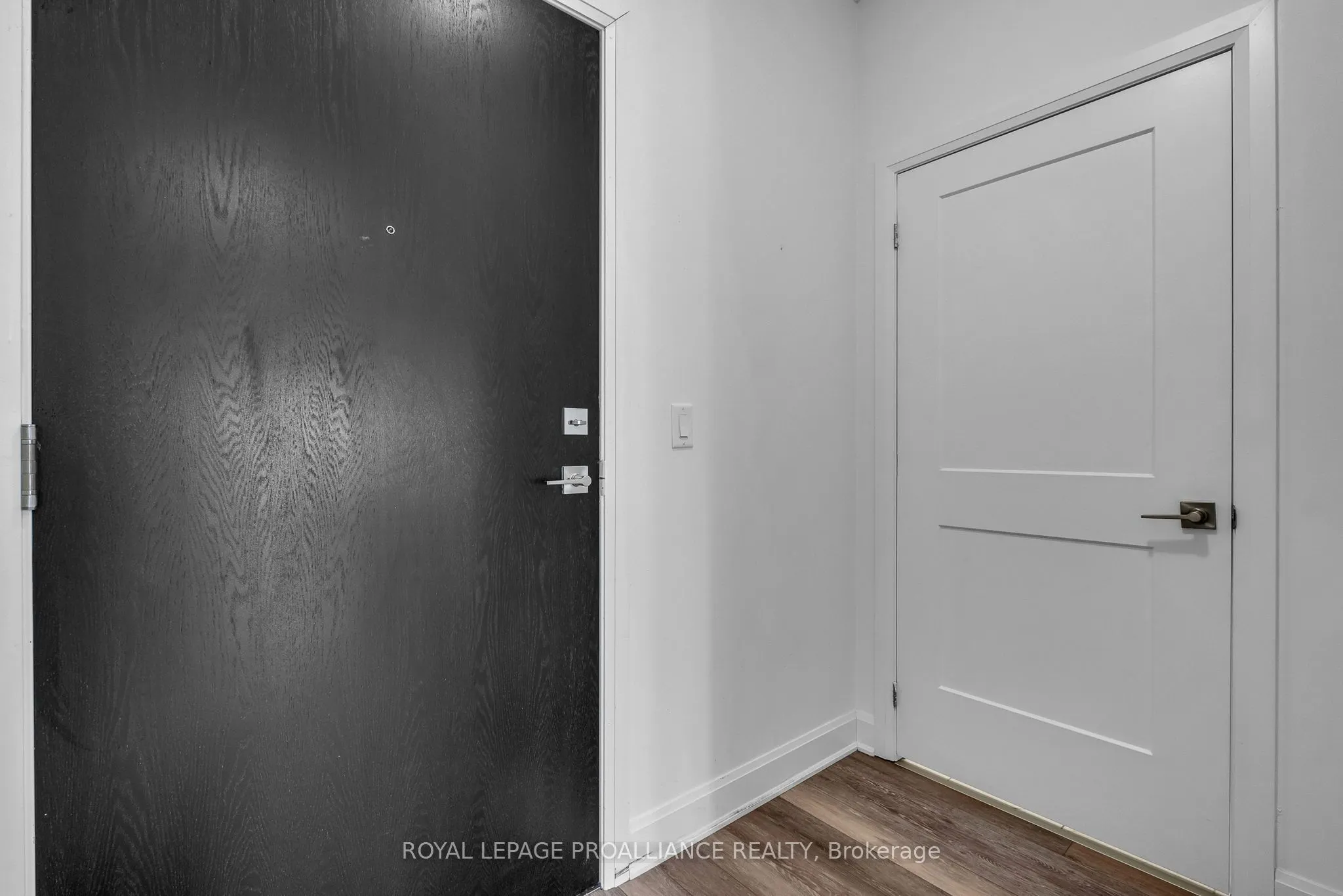 50 Lakebreeze Drive, #221