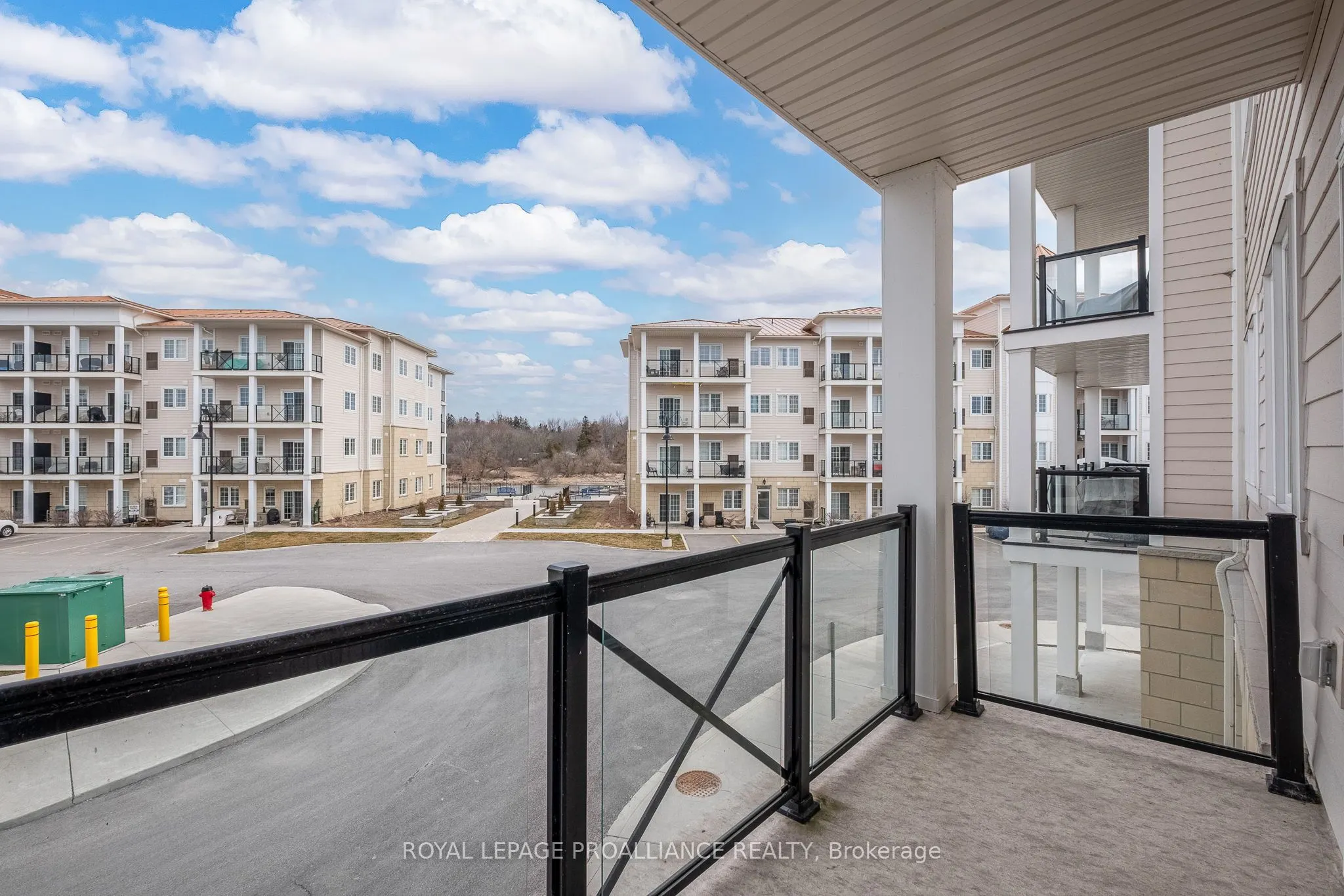 50 Lakebreeze Drive, #221