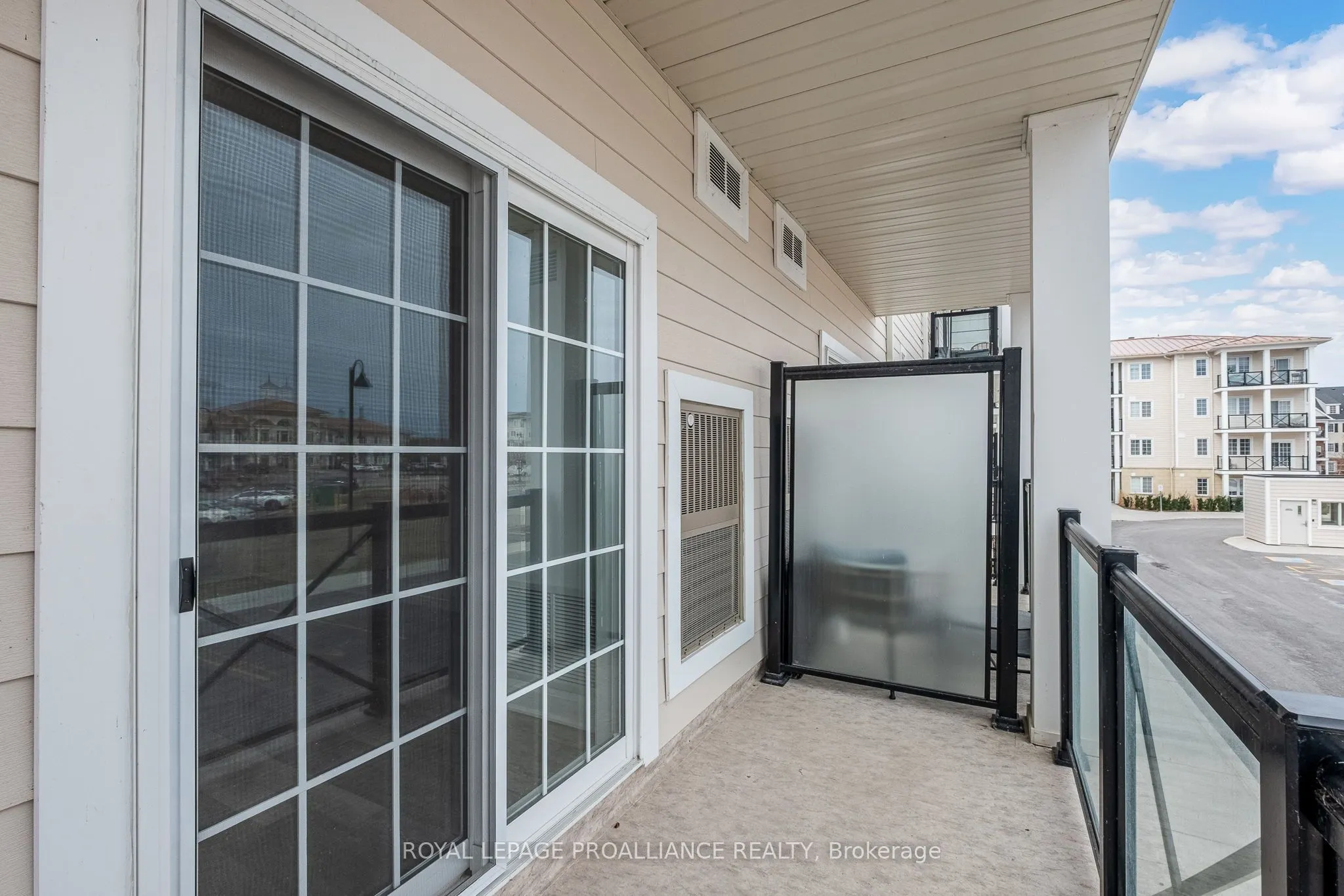 50 Lakebreeze Drive, #221