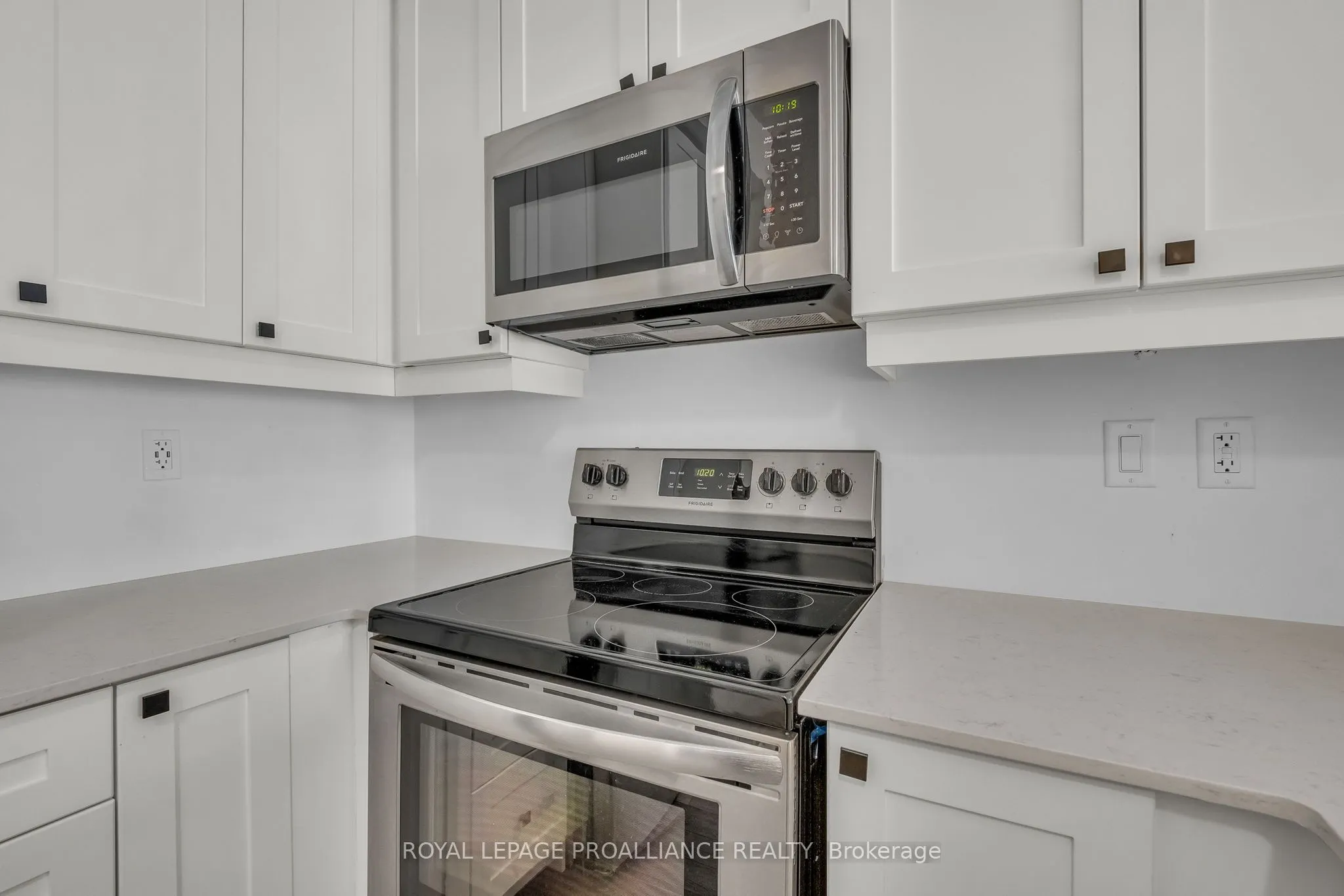 50 Lakebreeze Drive, #221