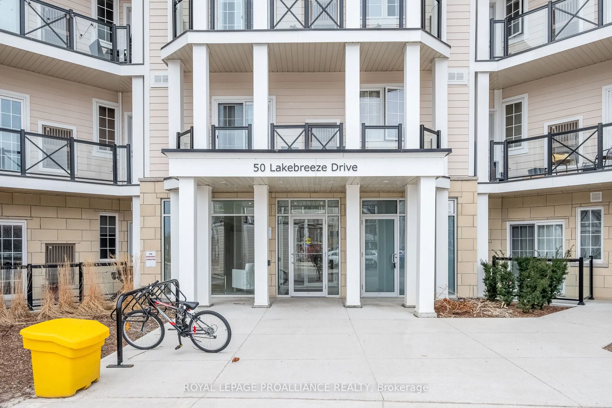 50 Lakebreeze Drive, #221
