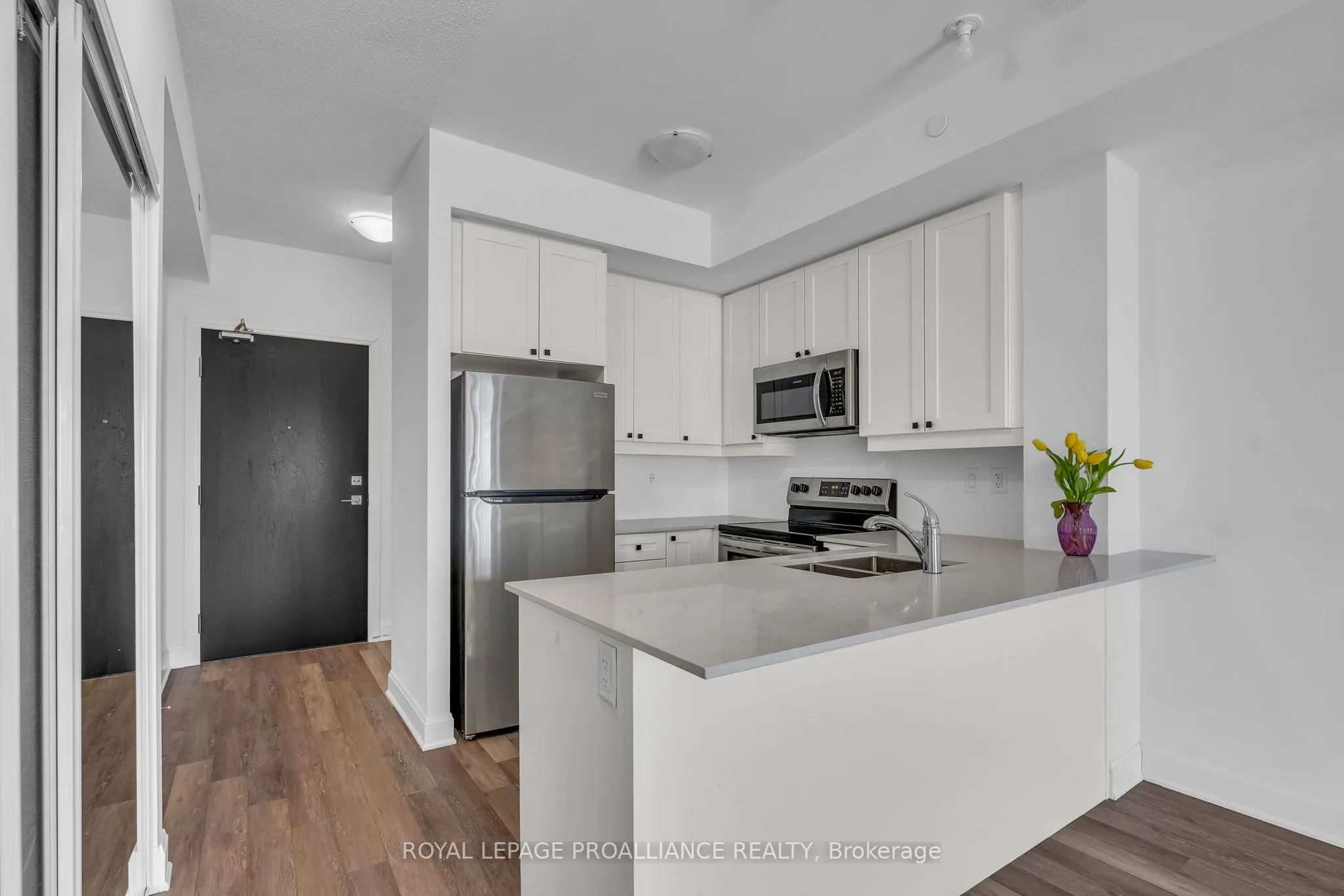 50 Lakebreeze Drive, #221