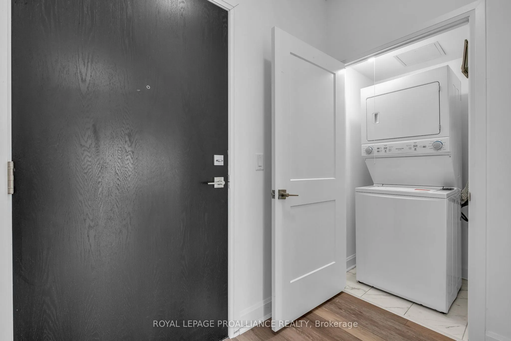50 Lakebreeze Drive, #221
