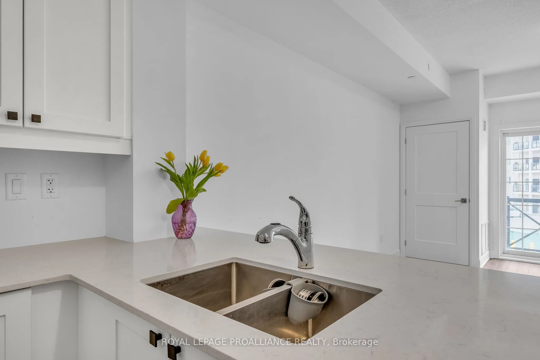 50 Lakebreeze Drive, #221