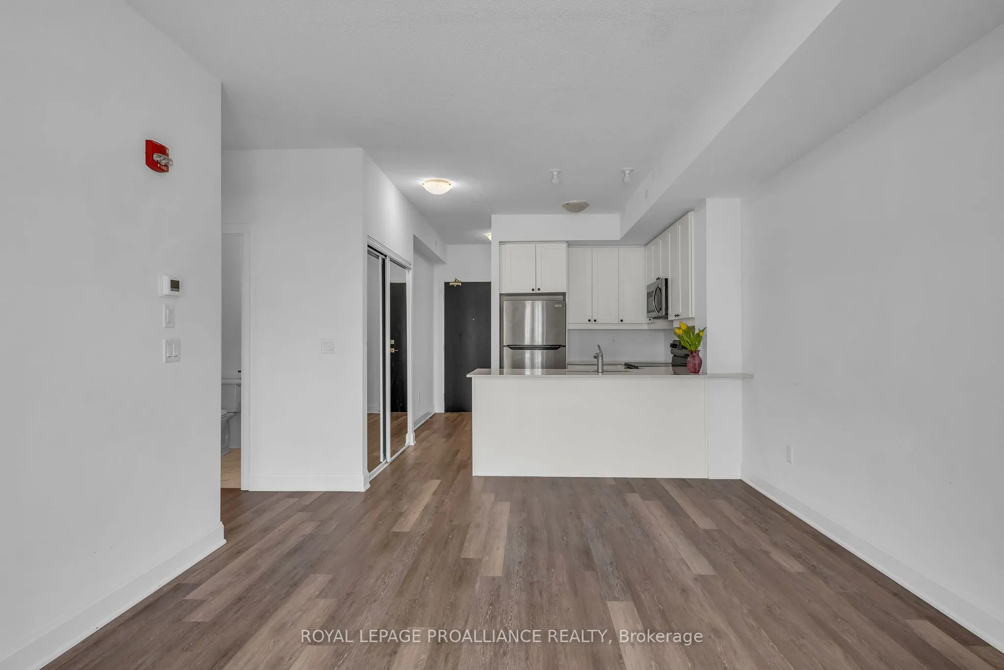 50 Lakebreeze Drive, #221