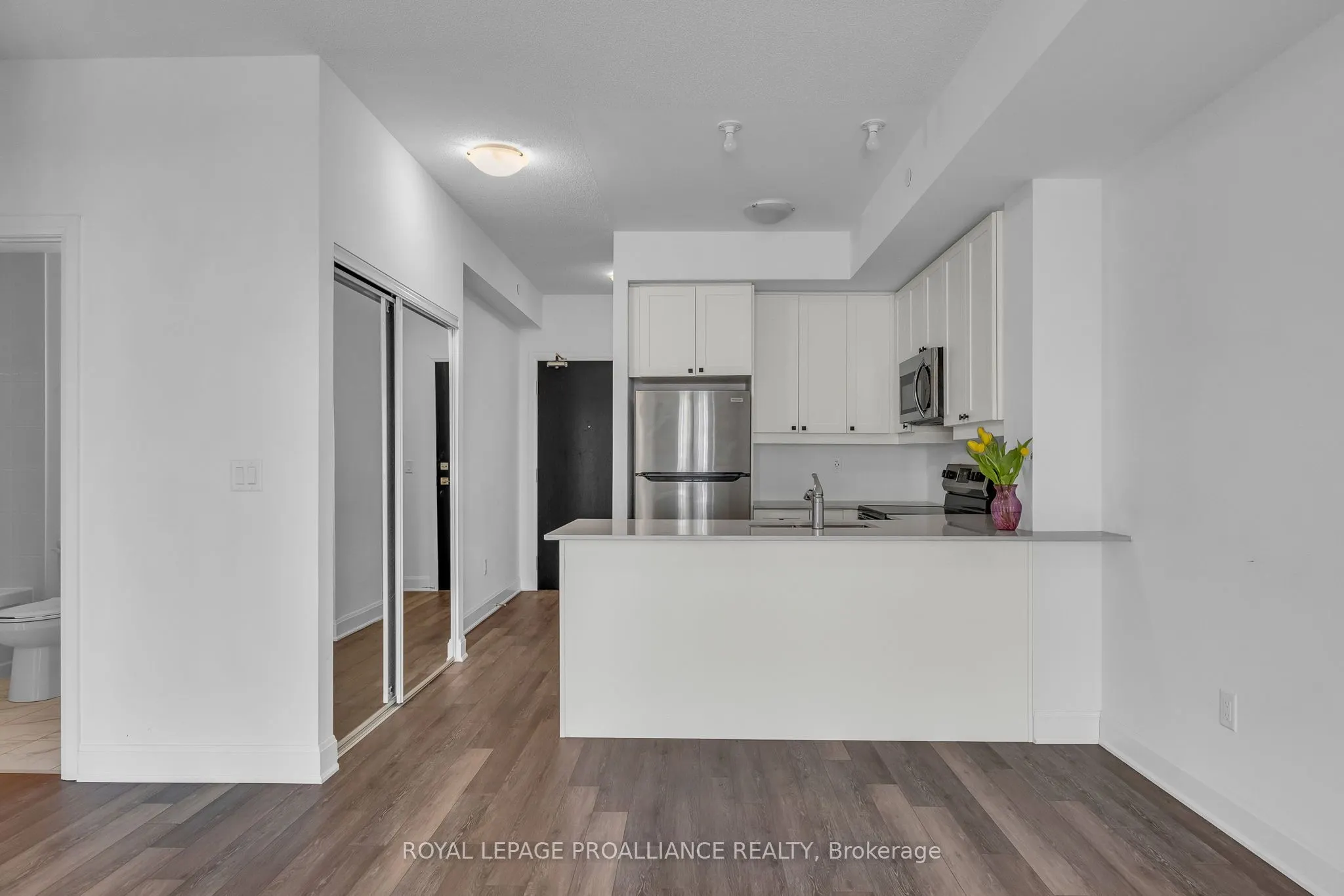 50 Lakebreeze Drive, #221