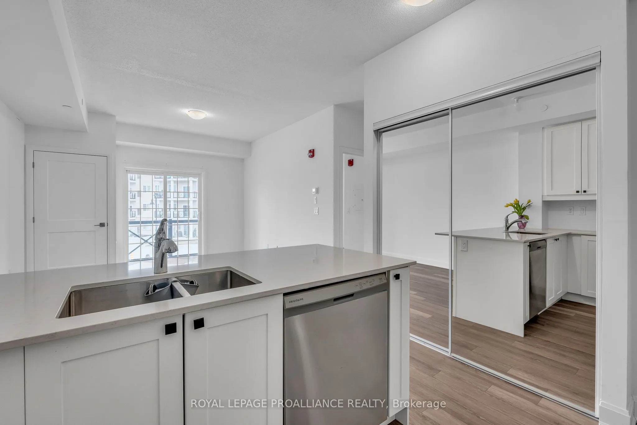50 Lakebreeze Drive, #221
