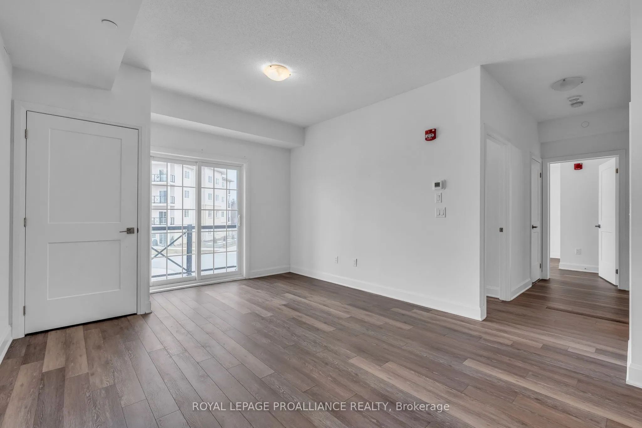 50 Lakebreeze Drive, #221
