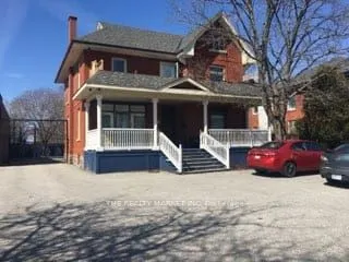 370 Simcoe Street S