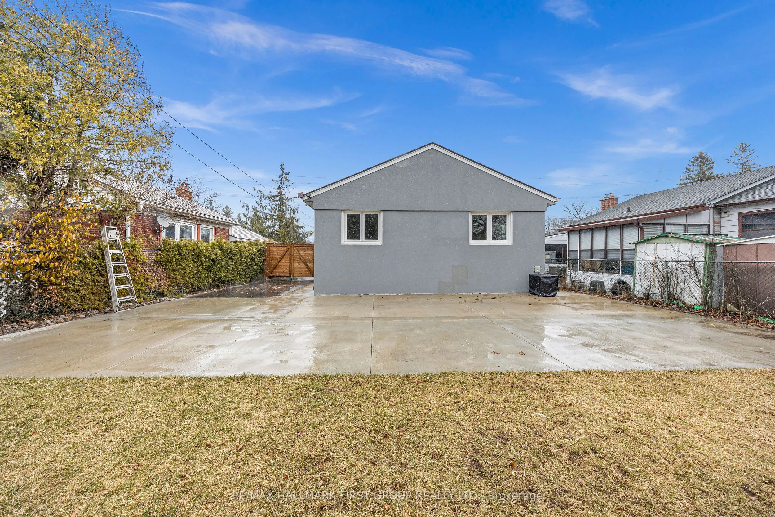 962 Midland Avenue
