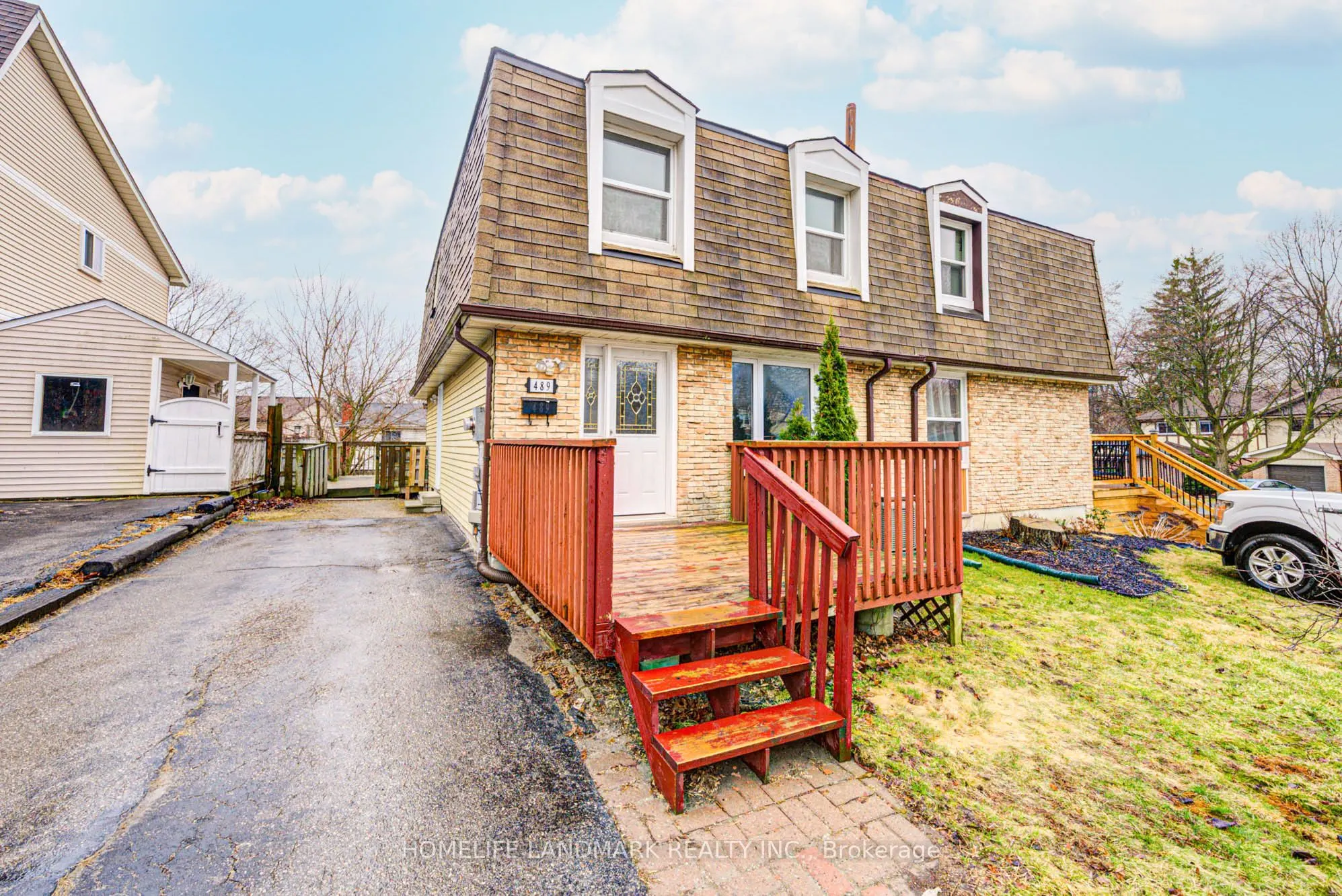 489 Lancelot Crescent