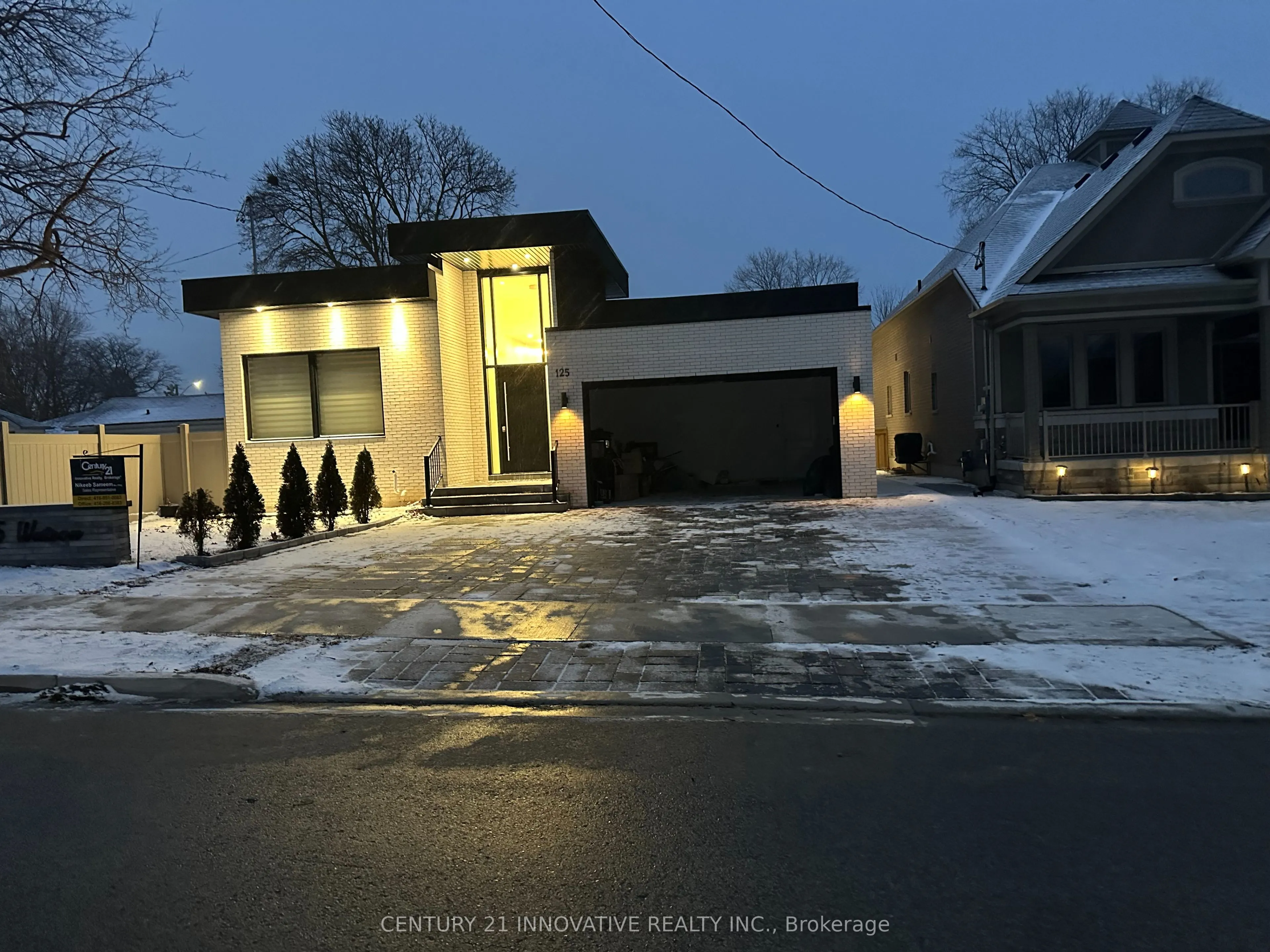 125 Watson Street E