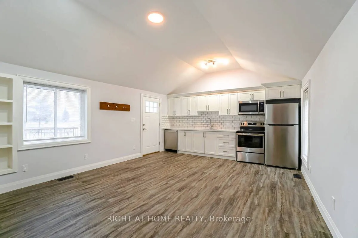 865 Simcoe Street S, #Unit 1