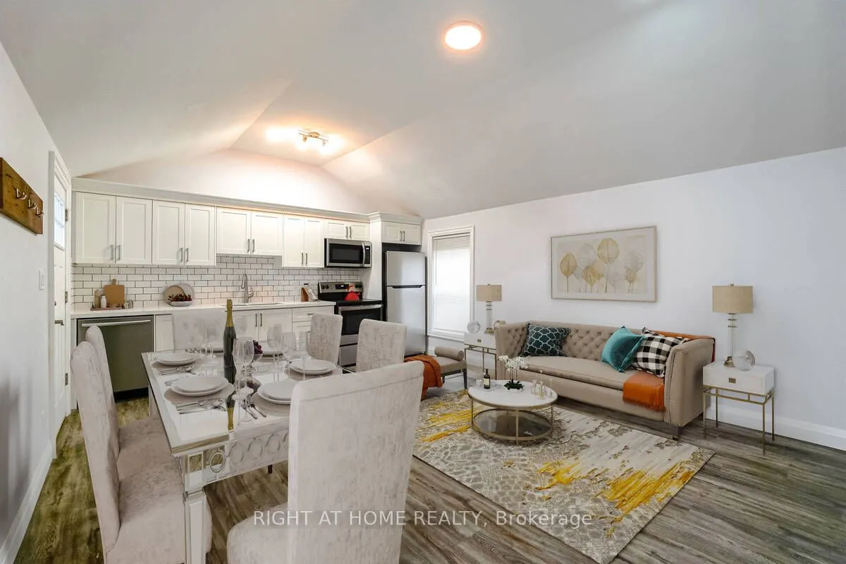 865 Simcoe Street S, #Unit 1