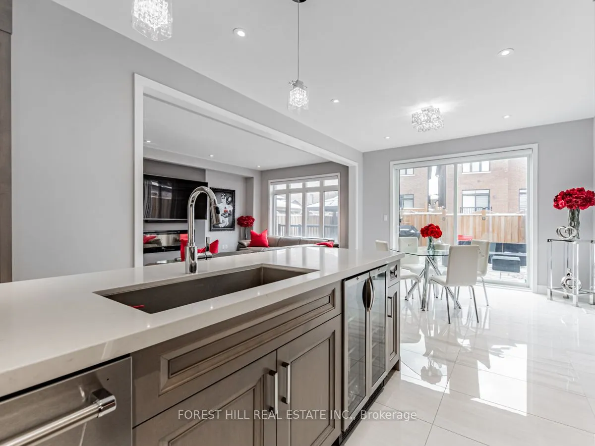 6 Yvette Street