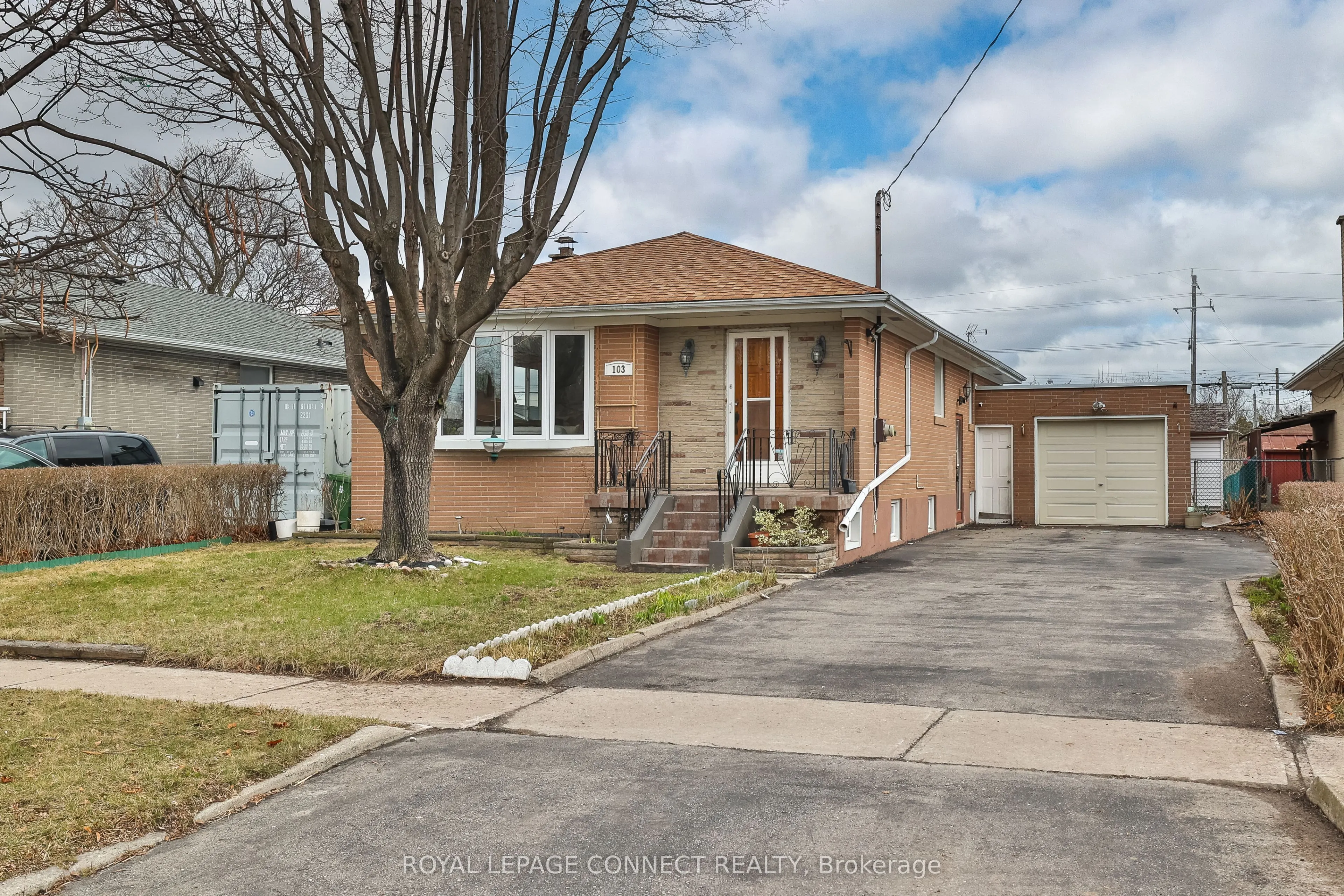 103 Fitzgibbon Avenue