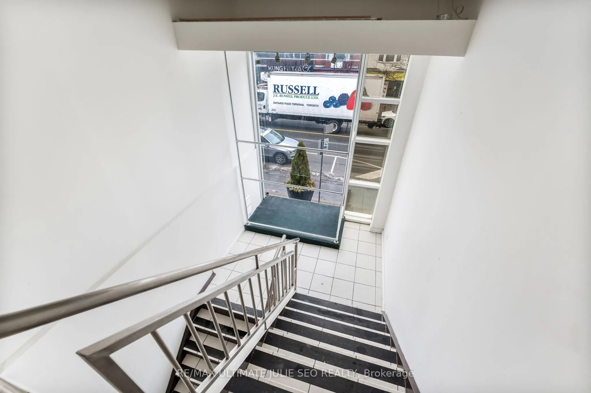 304 Danforth Avenue, #2nd floor