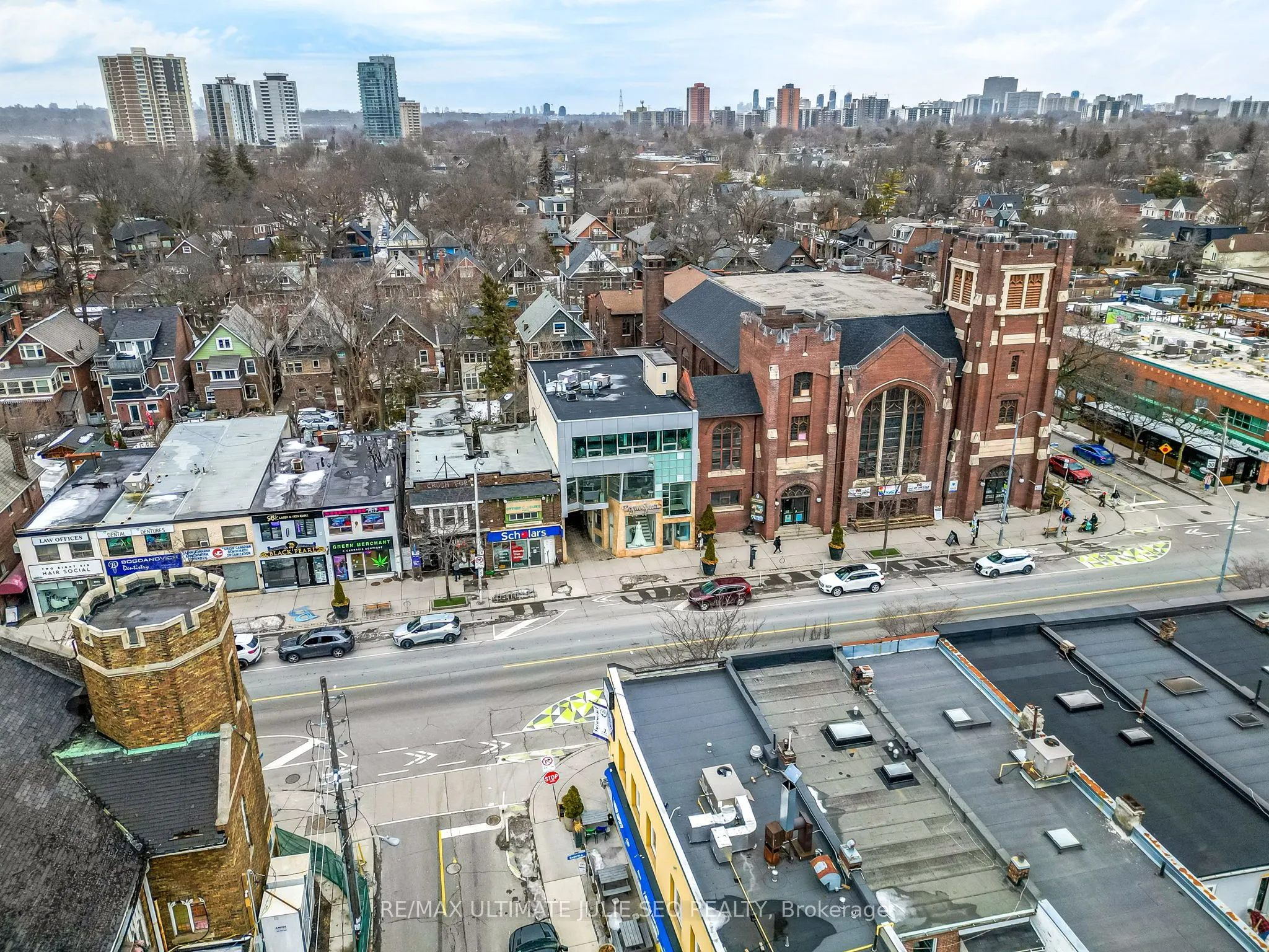 304 Danforth Avenue, #2nd floor
