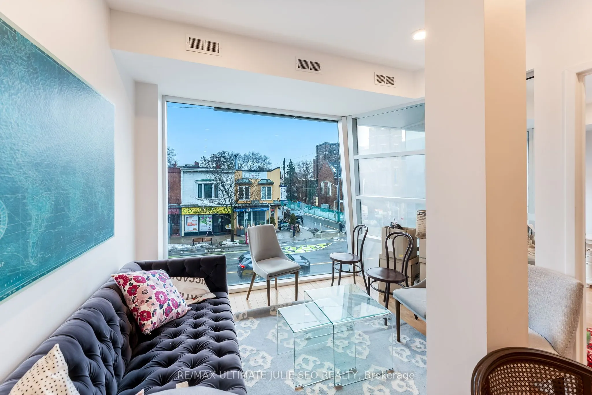 304 Danforth Avenue, #2nd floor