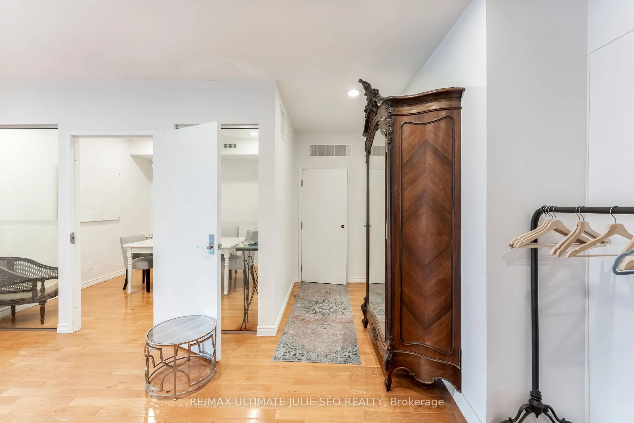 304 Danforth Avenue, #2nd floor