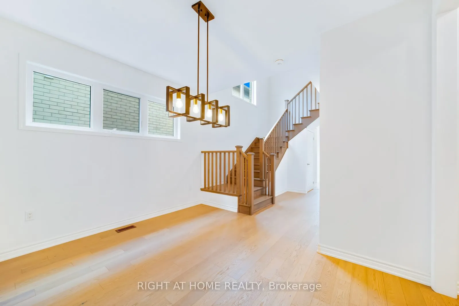 1410 Swallowtail Lane