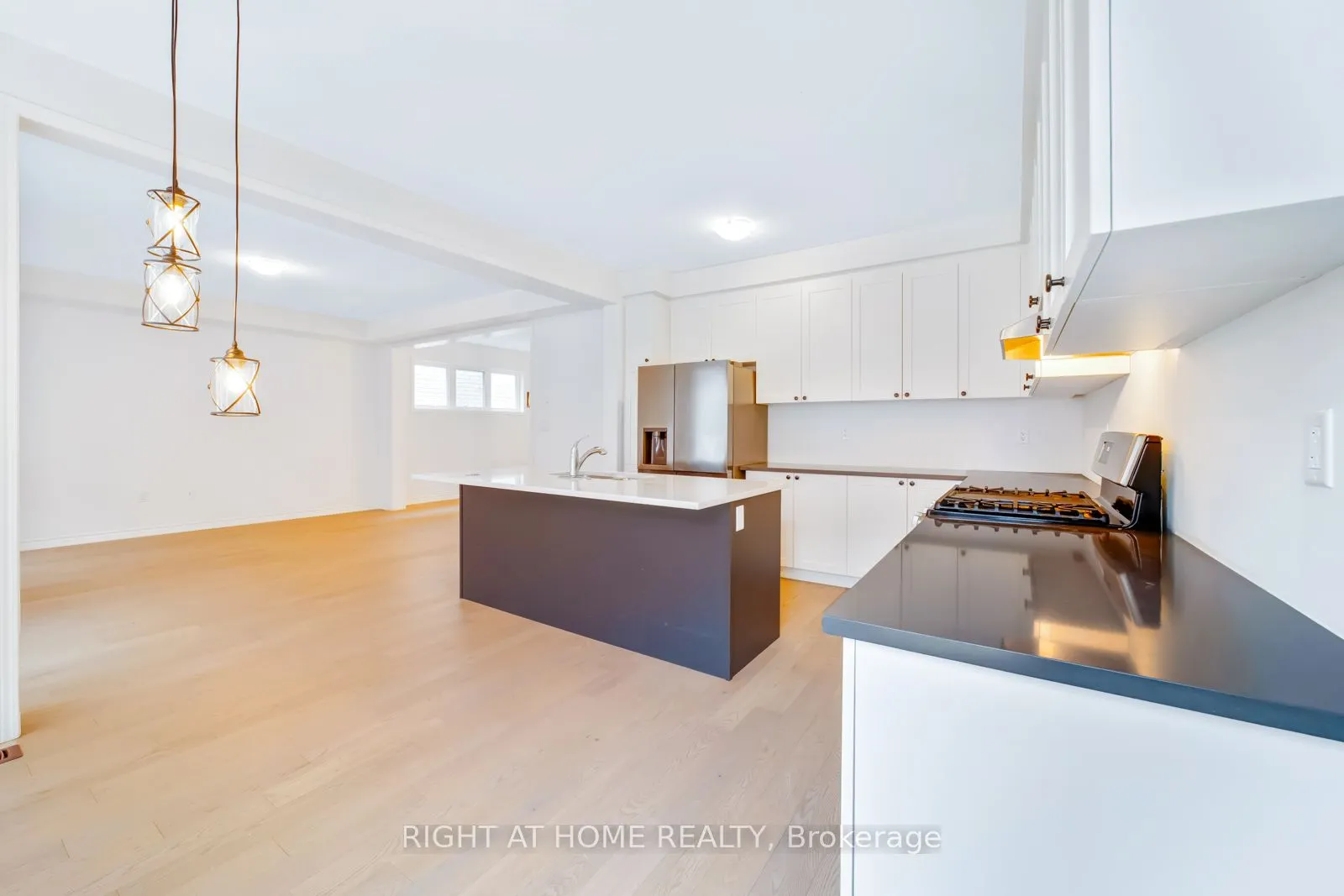 1410 Swallowtail Lane