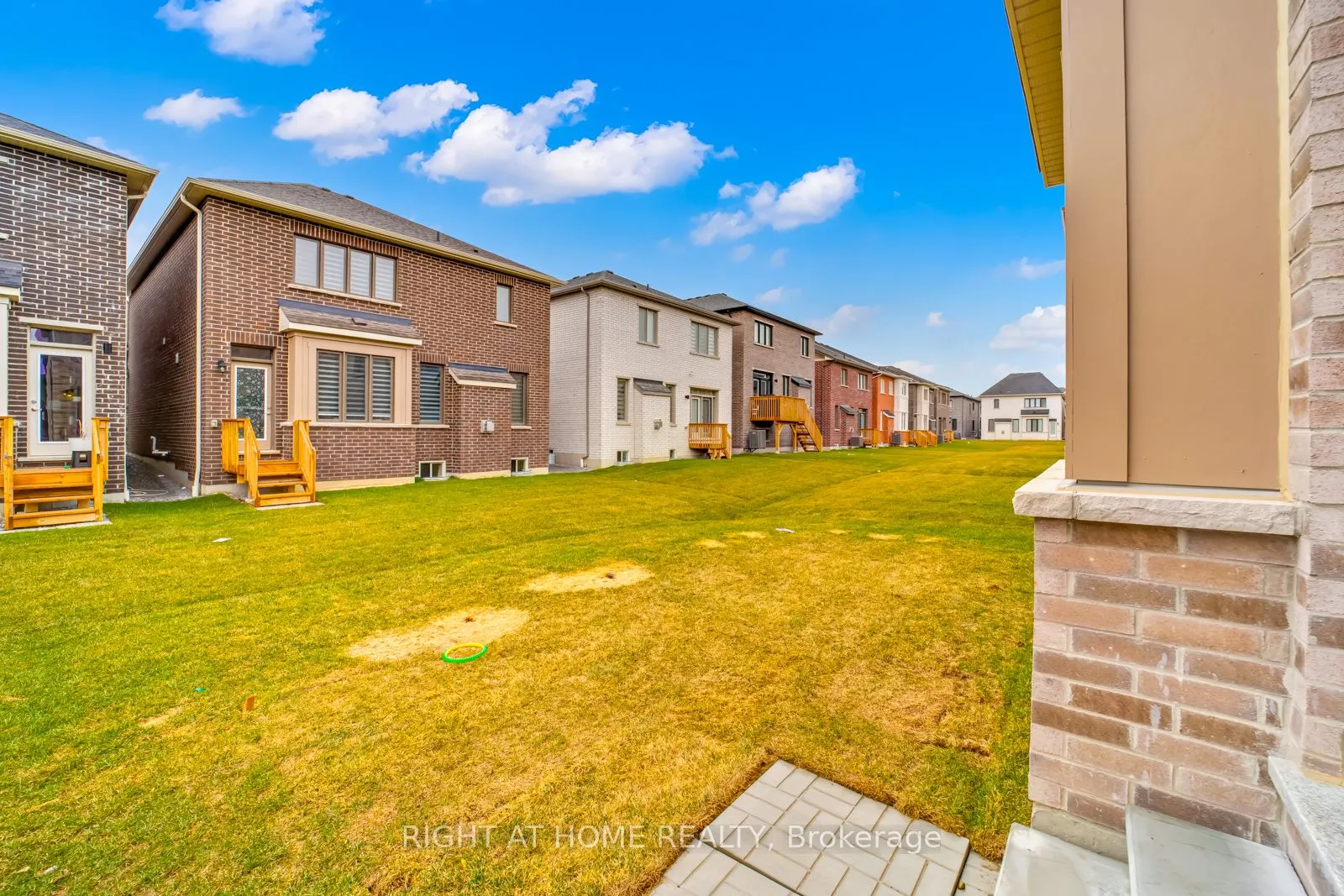 1410 Swallowtail Lane