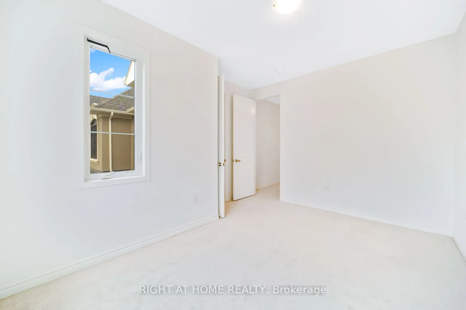 1410 Swallowtail Lane