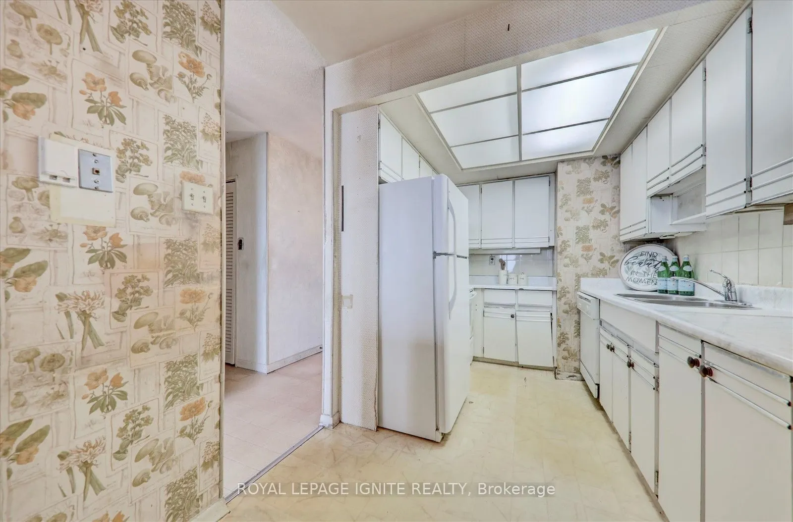 121 Ling Road #1509