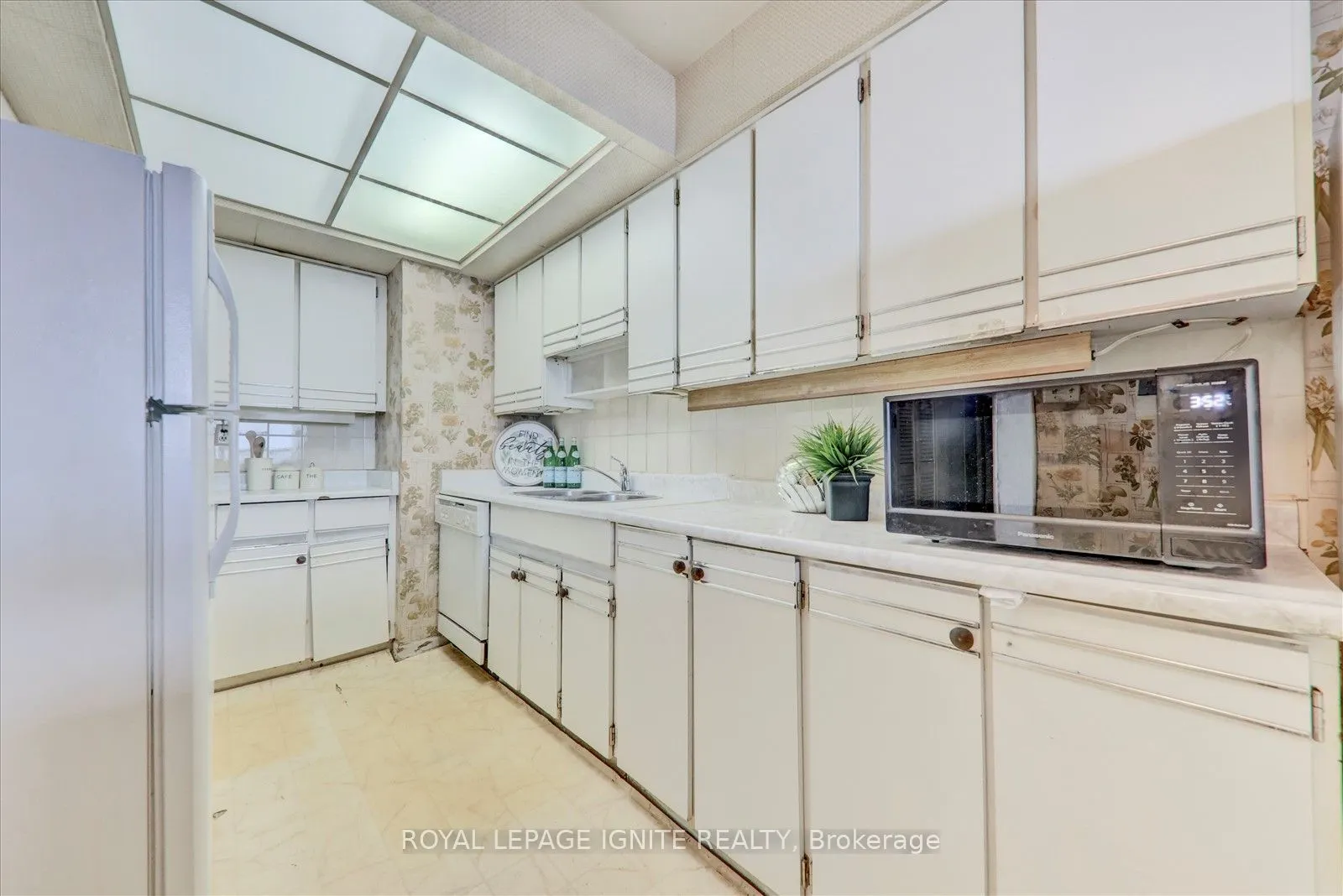 121 Ling Road #1509