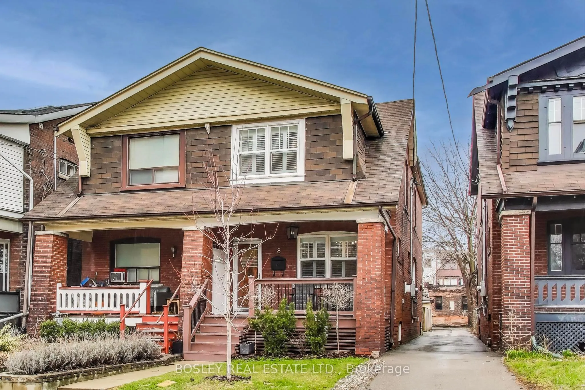 8 Dearbourne Avenue