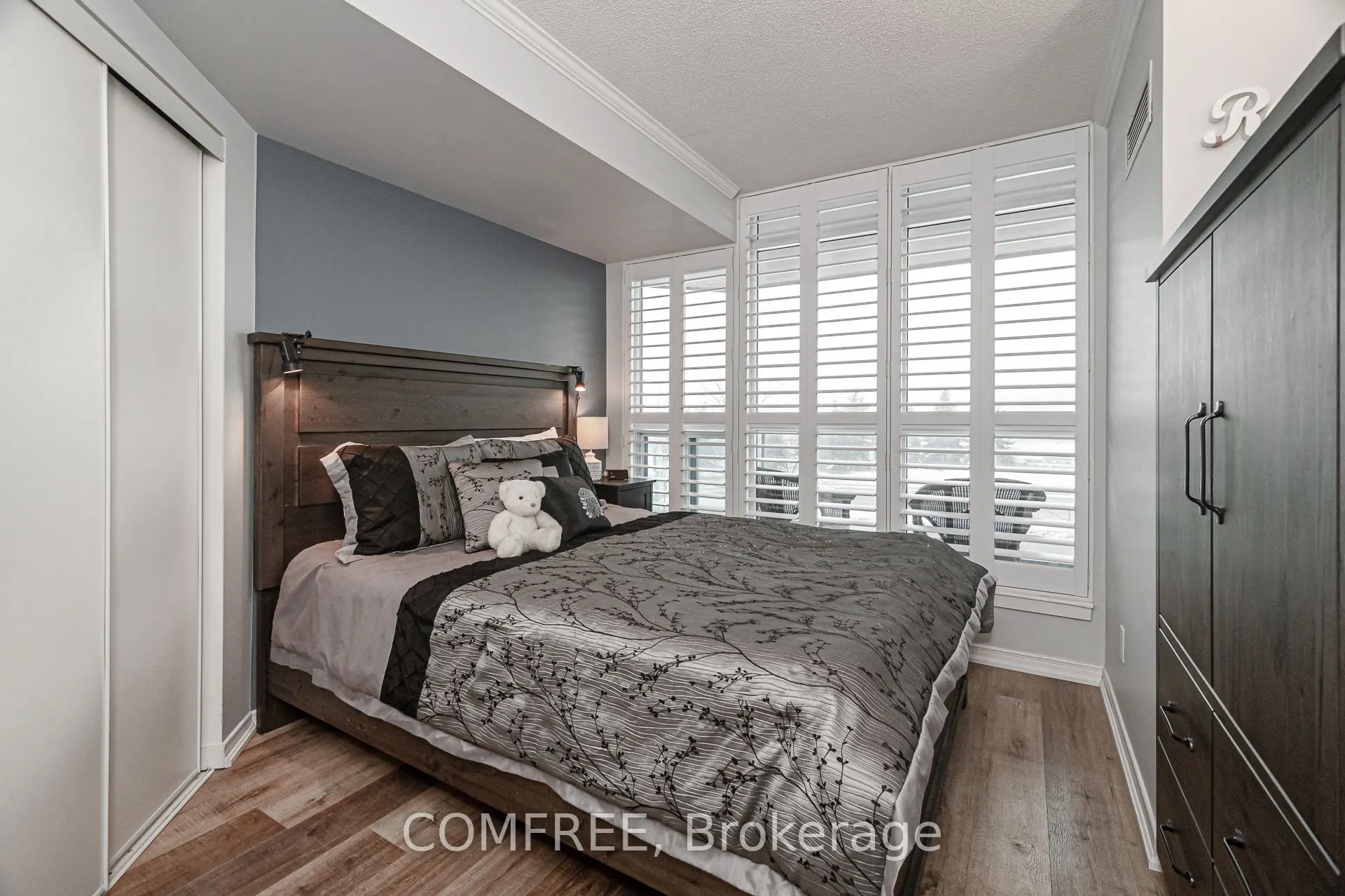 340 Watson Street W, #110