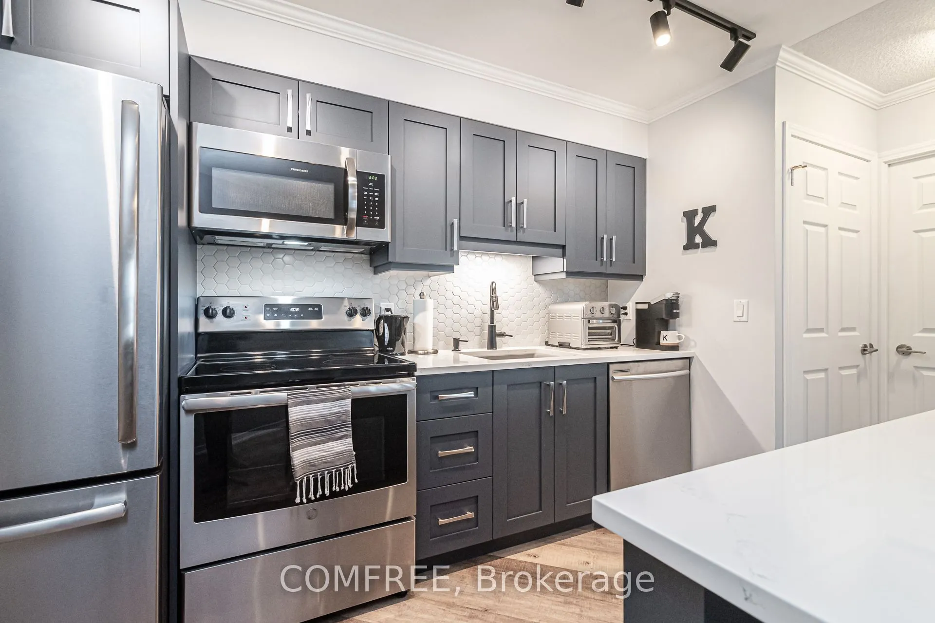 340 Watson Street W, #110