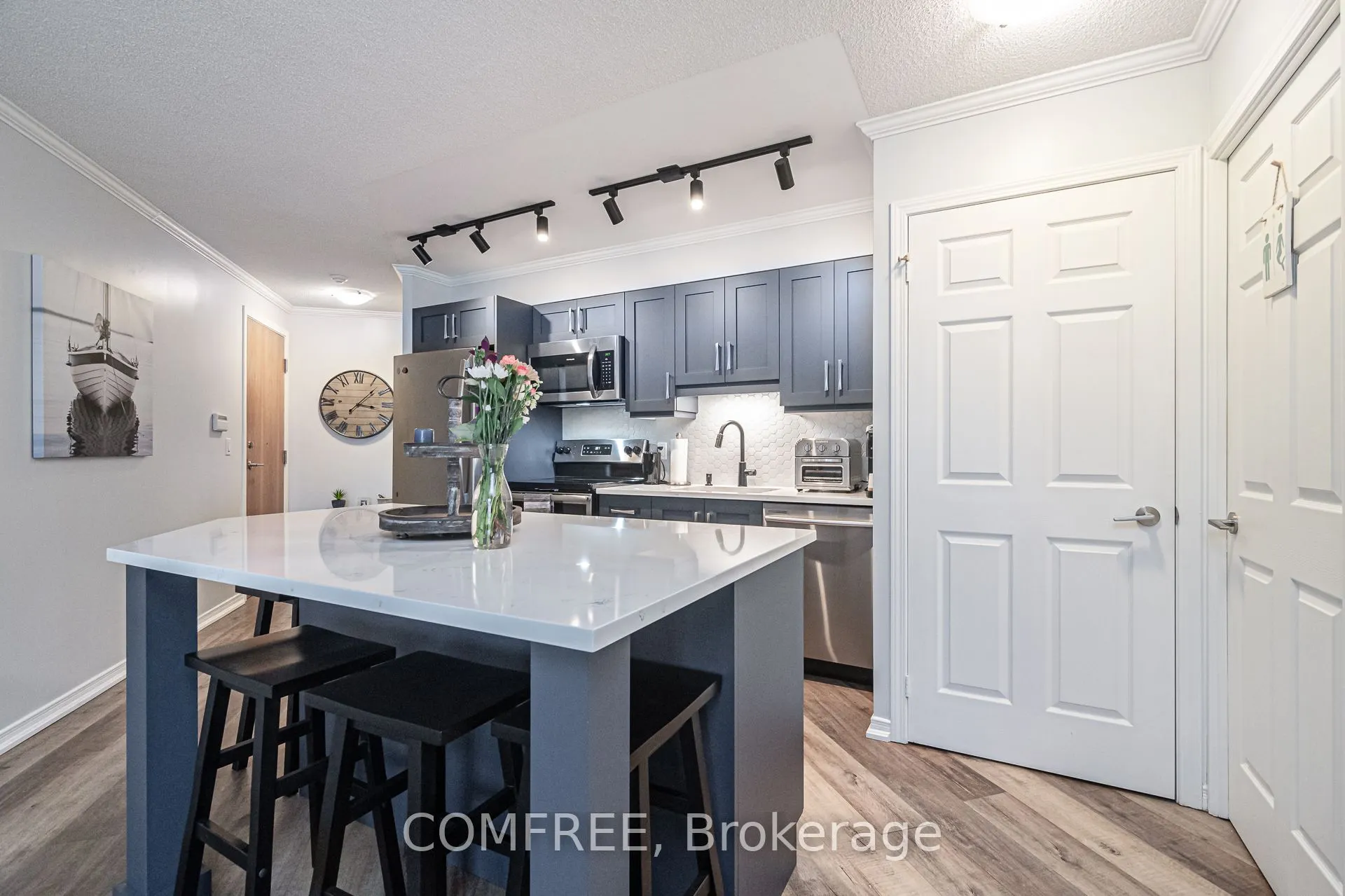 340 Watson Street W, #110