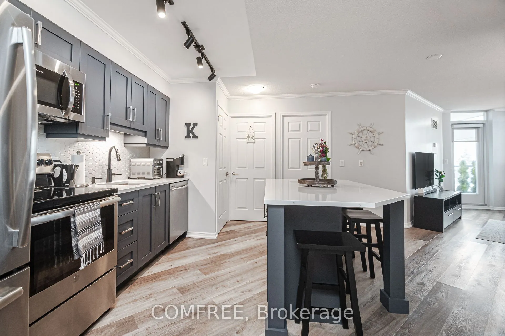 340 Watson Street W, #110