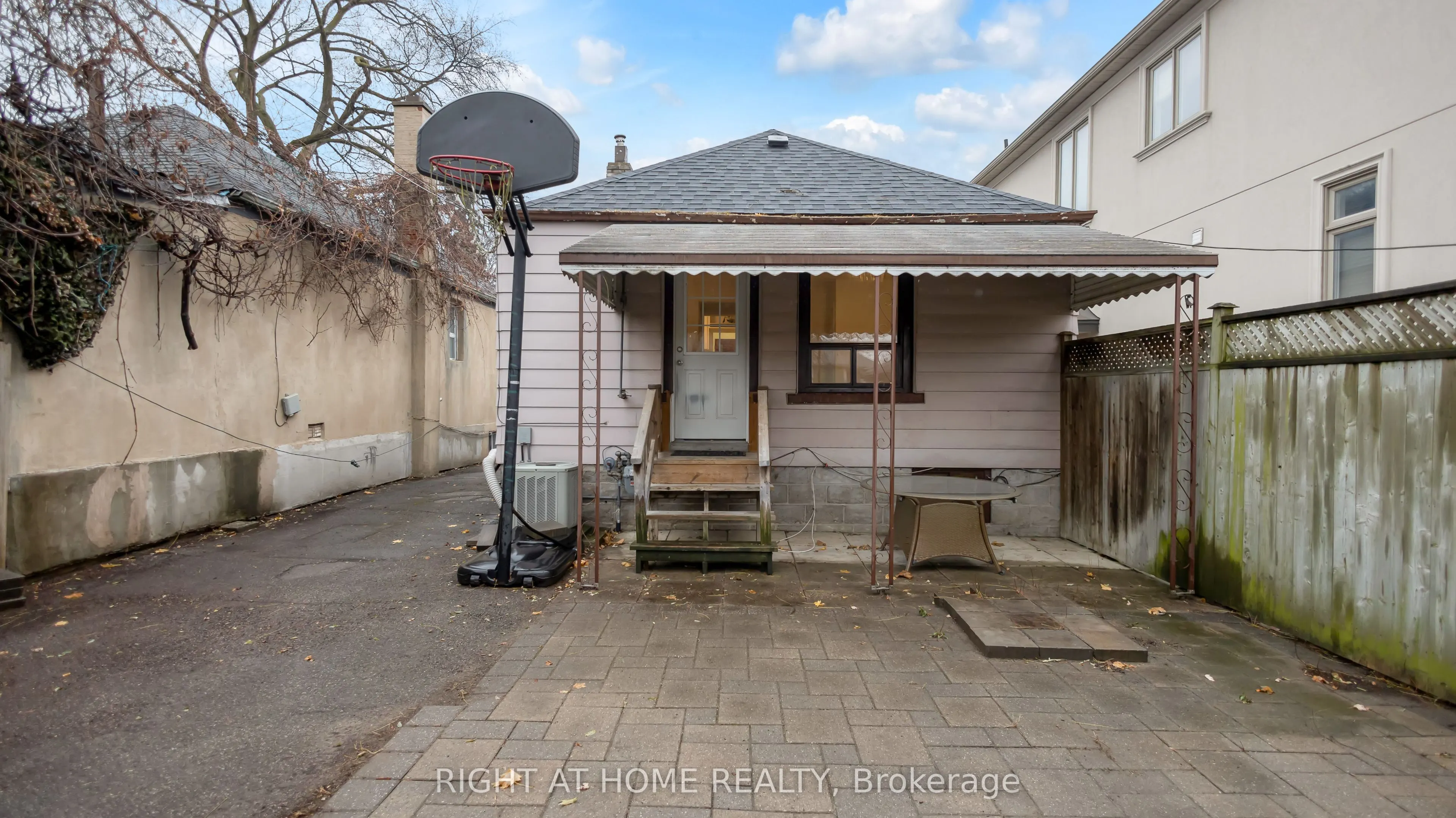 100 CADORNA Avenue