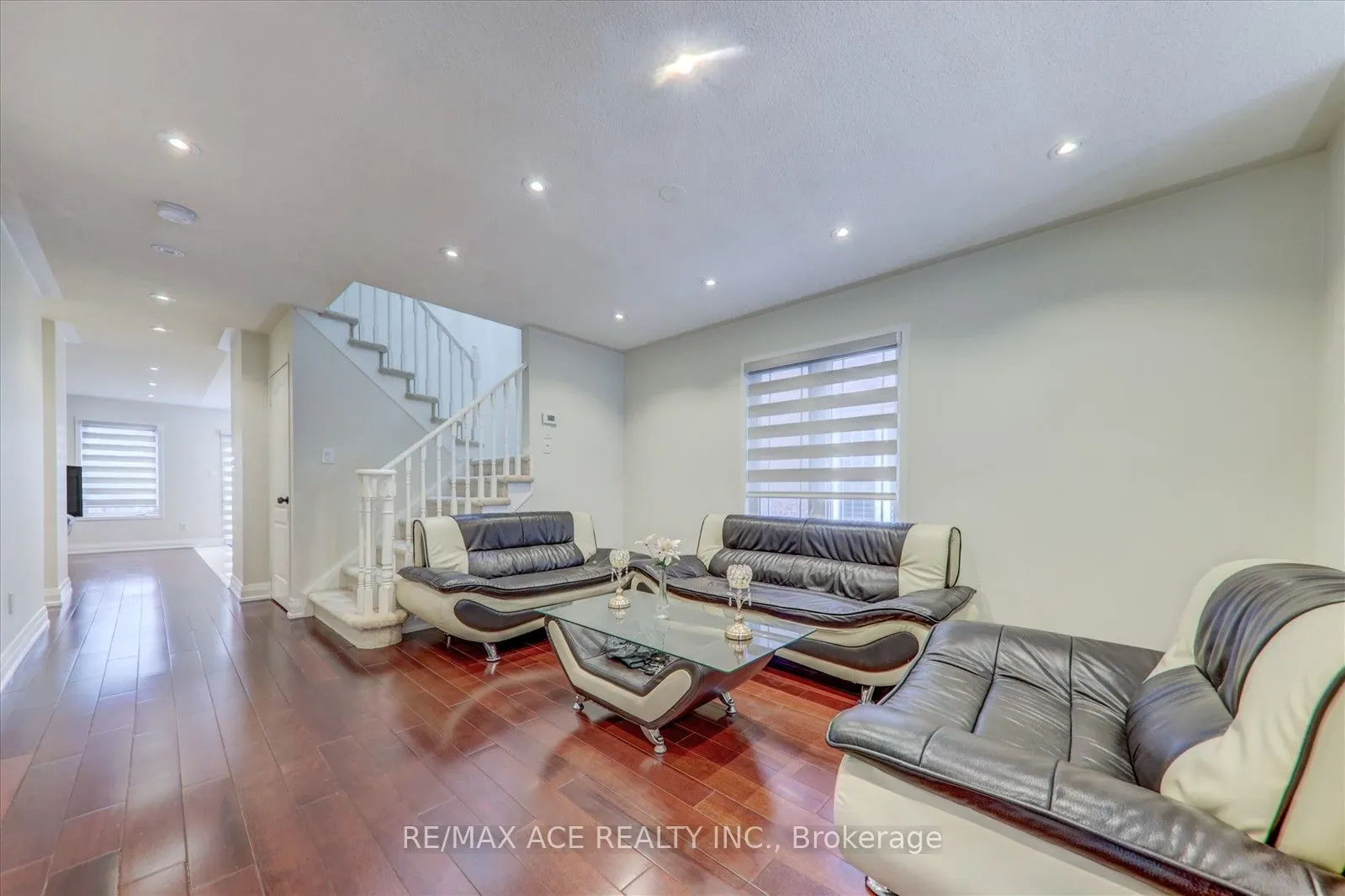 11 Middlecote Drive