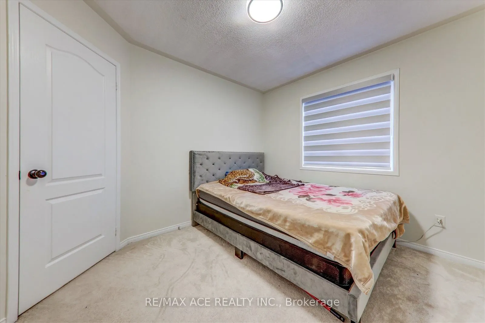 11 Middlecote Drive