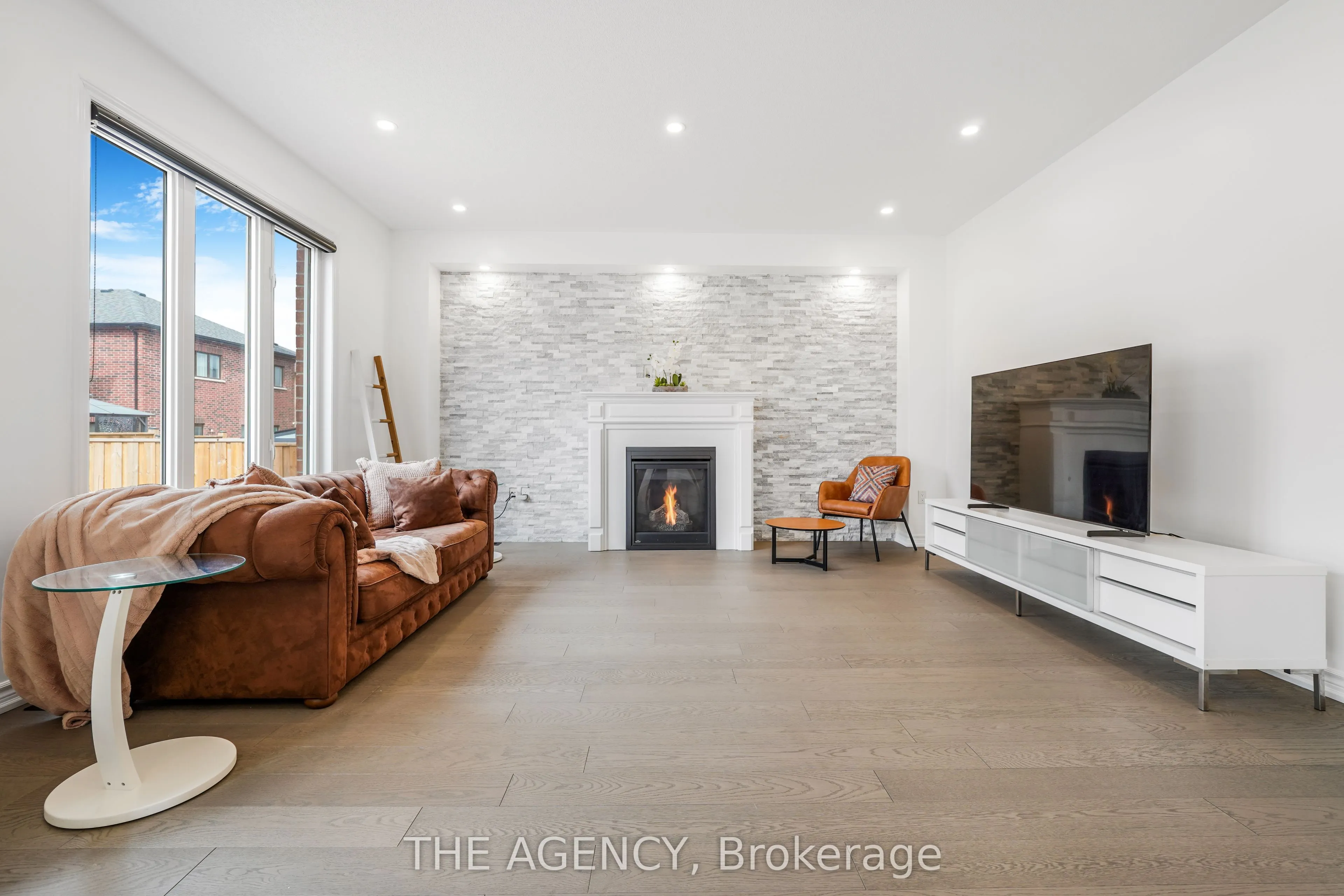 10 Moses Crescent
