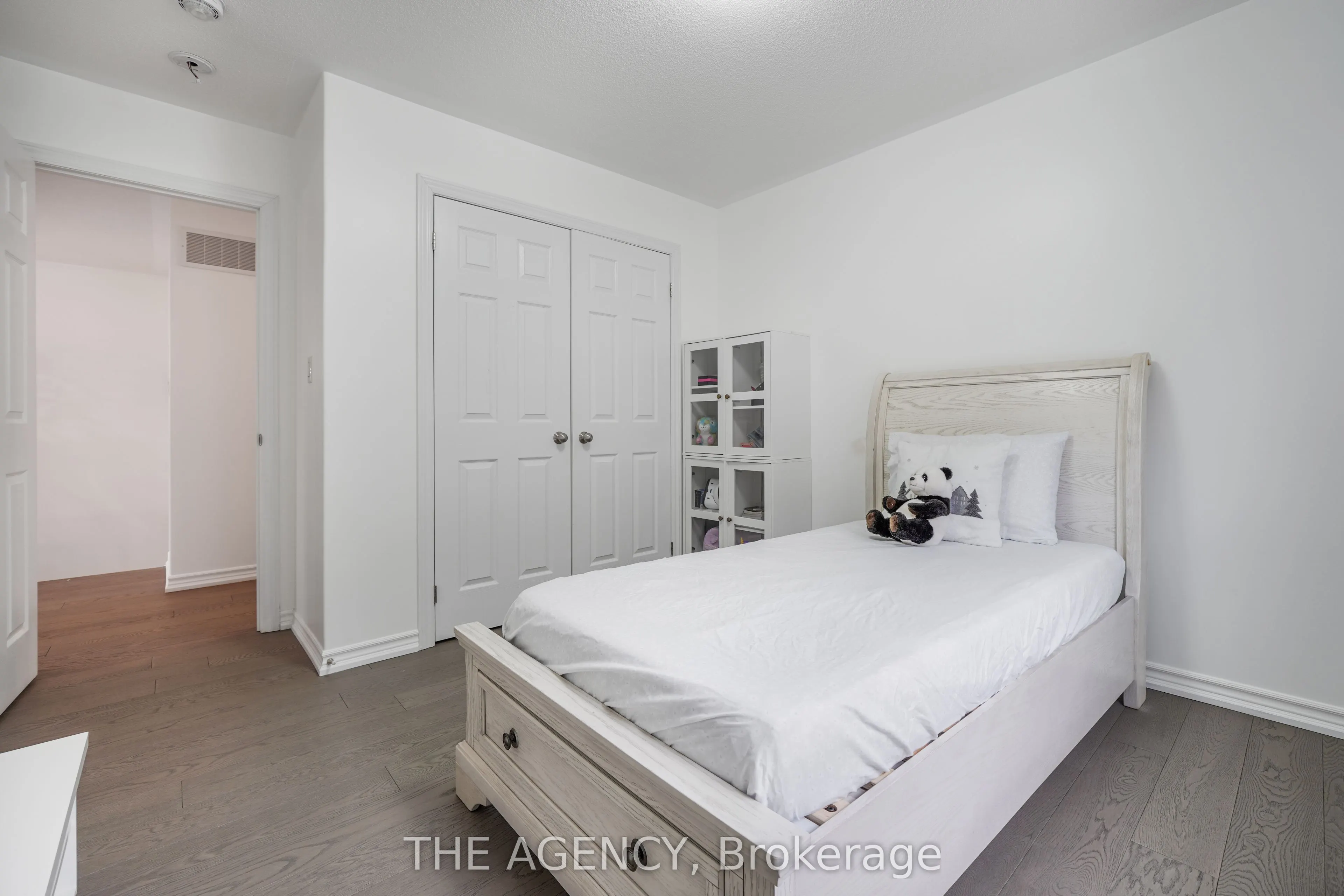 10 Moses Crescent